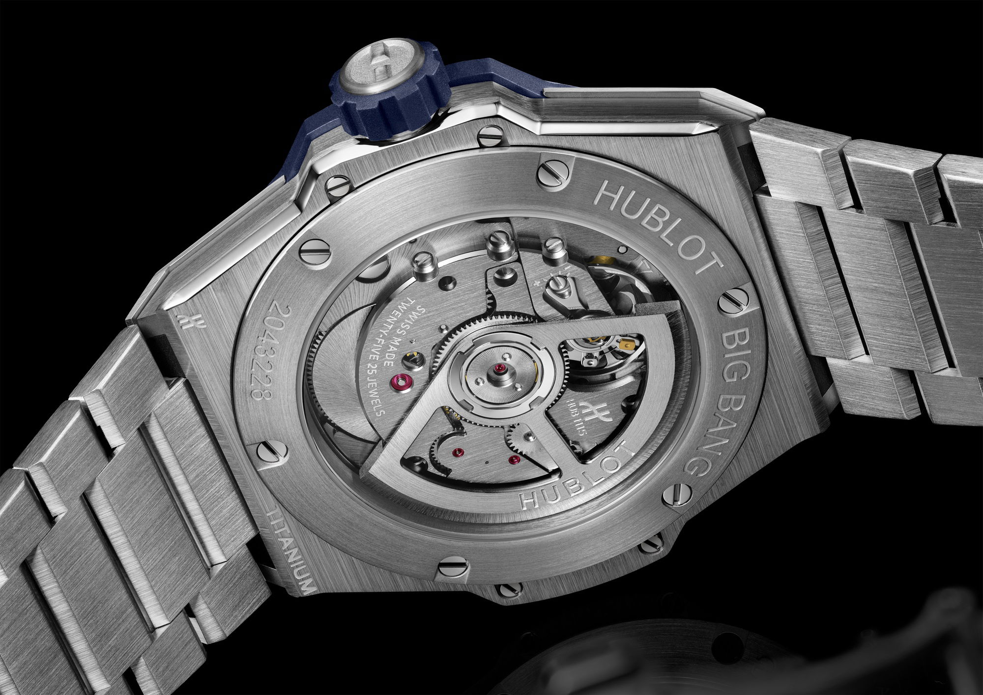 Hublot Big Bang Integrated Time Only Titanium Blue - View 3