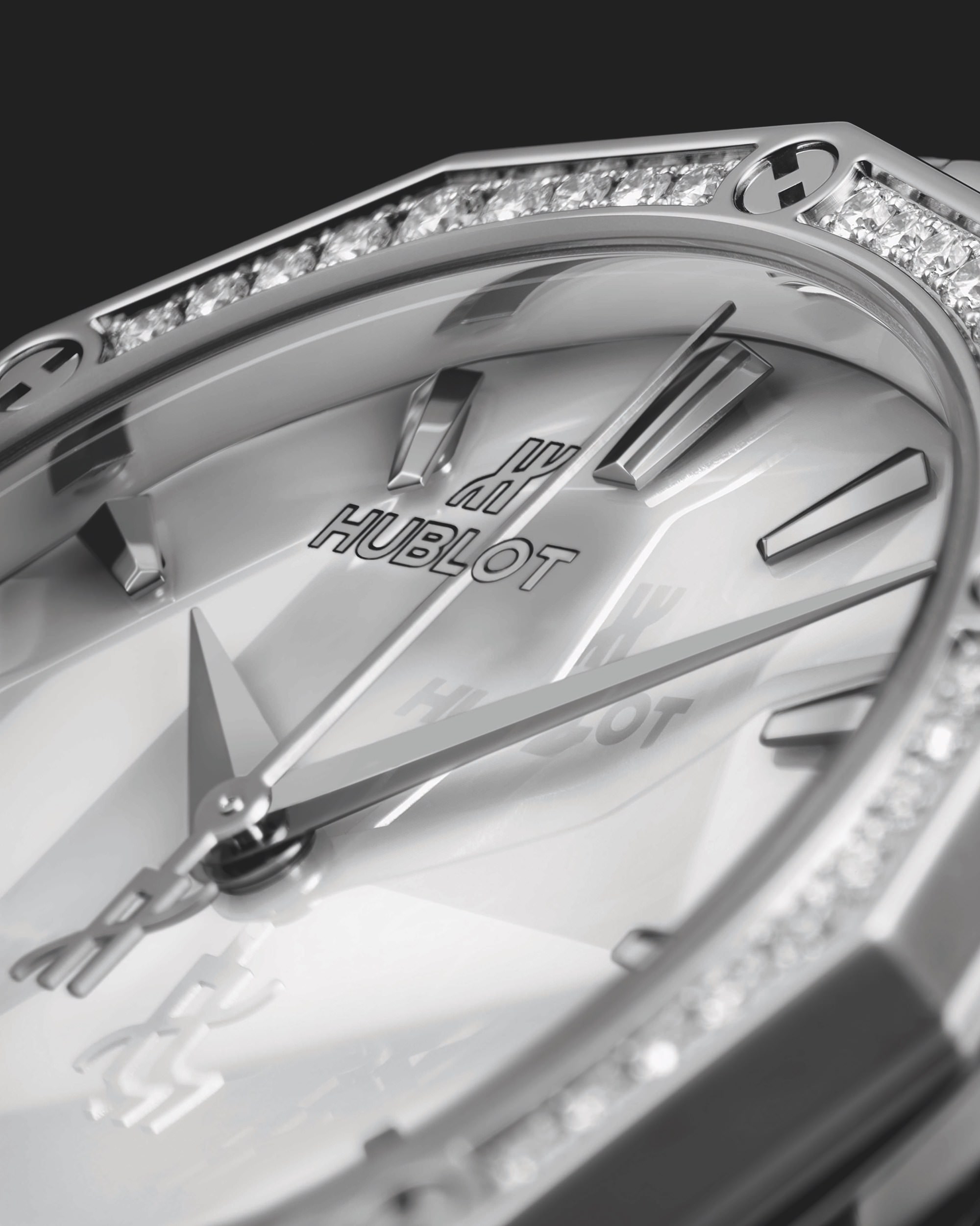 Hublot Classic Fusion Orlinski Bracelet Alternative Pavé - View 2