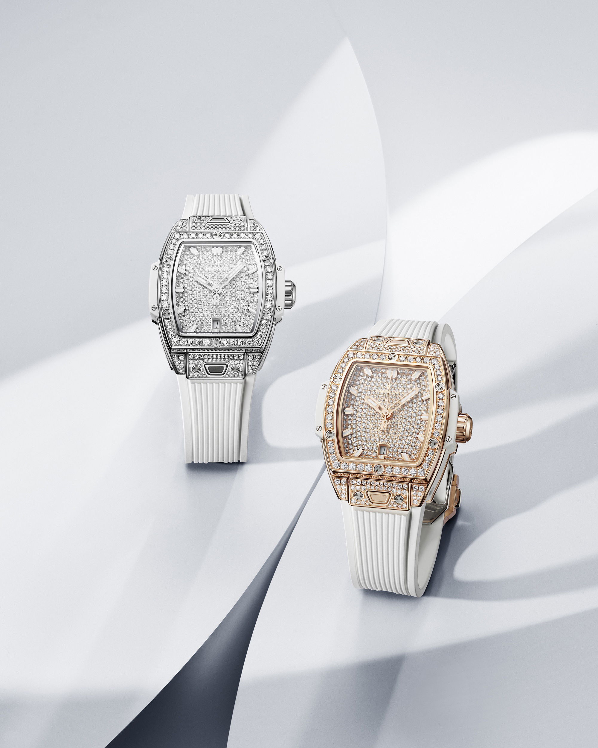 Hublot Spirit of Big Bang King Gold White Full Pavé - View 2