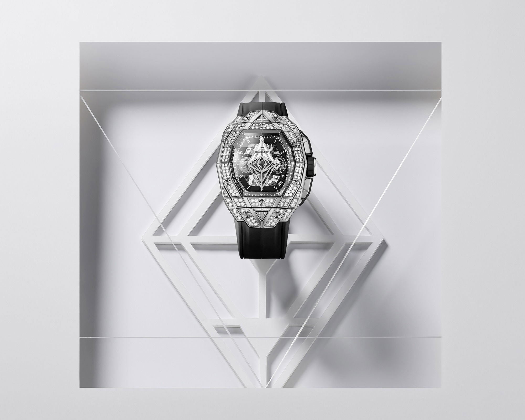 Hublot Spirit of Big Bang Sang Bleu Titanium Pavé - View 2