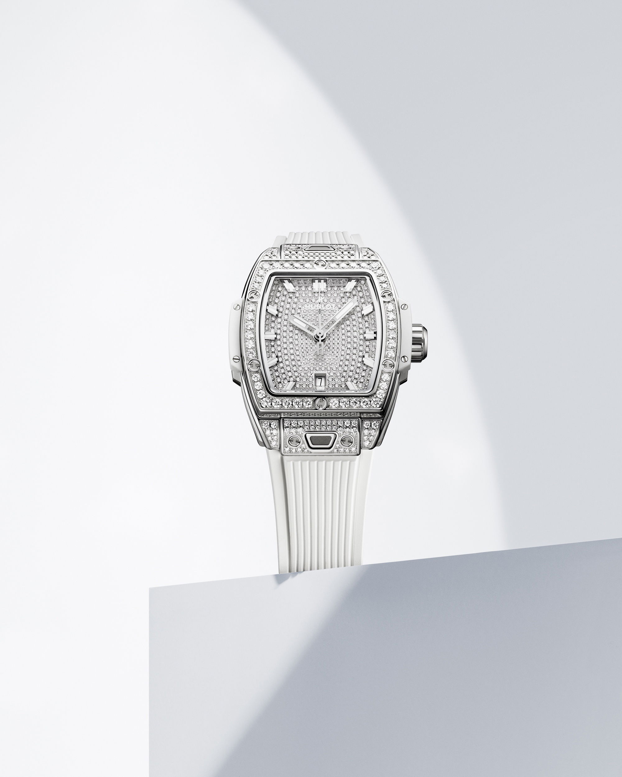 Hublot Spirit of Big Bang Steel White Full Pavé - View 2