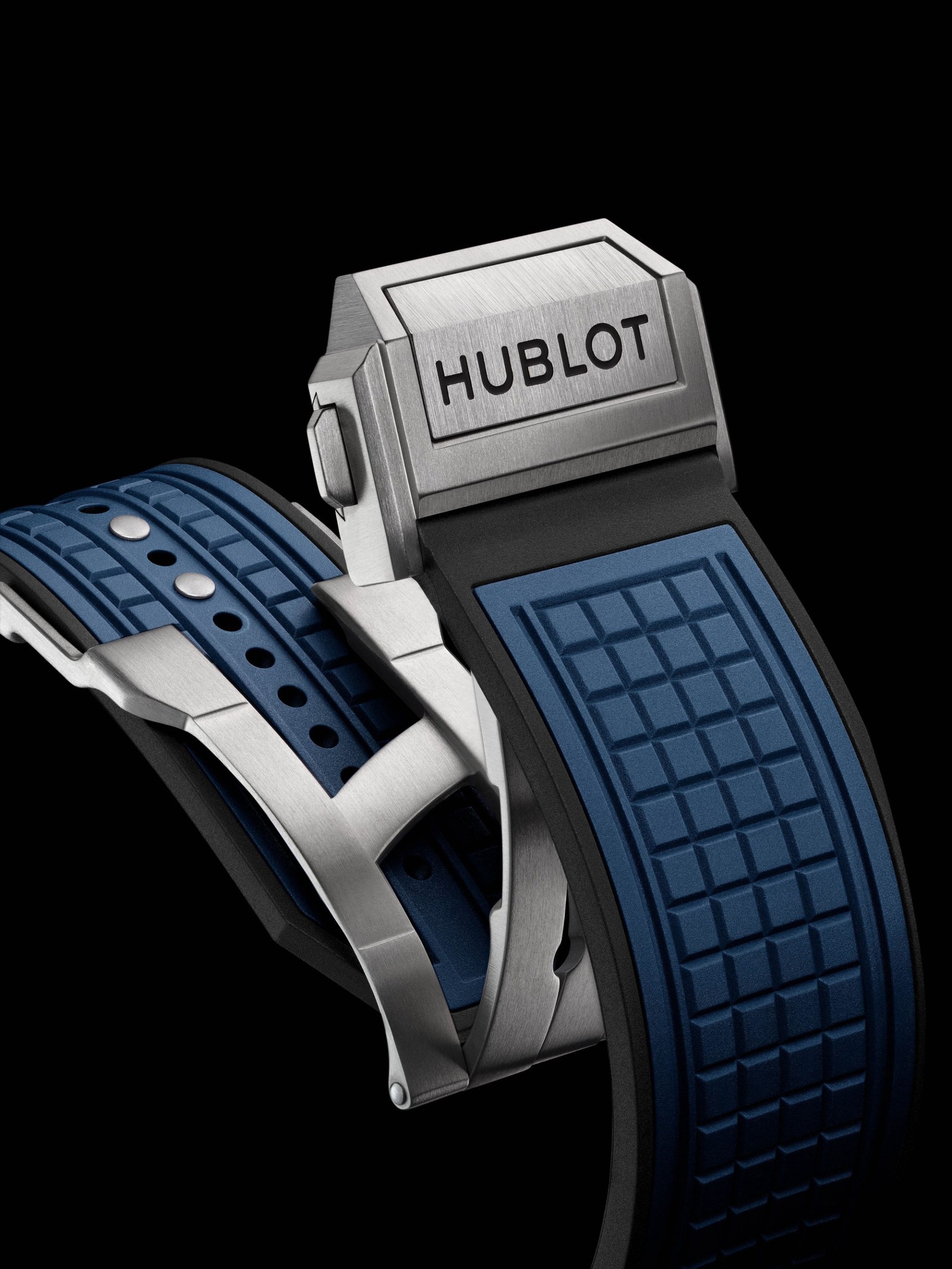 Hublot Square Bang Unico Titanium Blue - View 2
