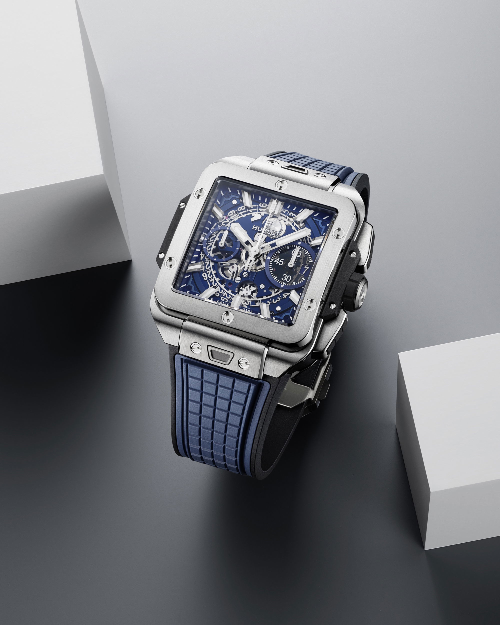 Hublot Square Bang Unico Titanium Blue - View 3