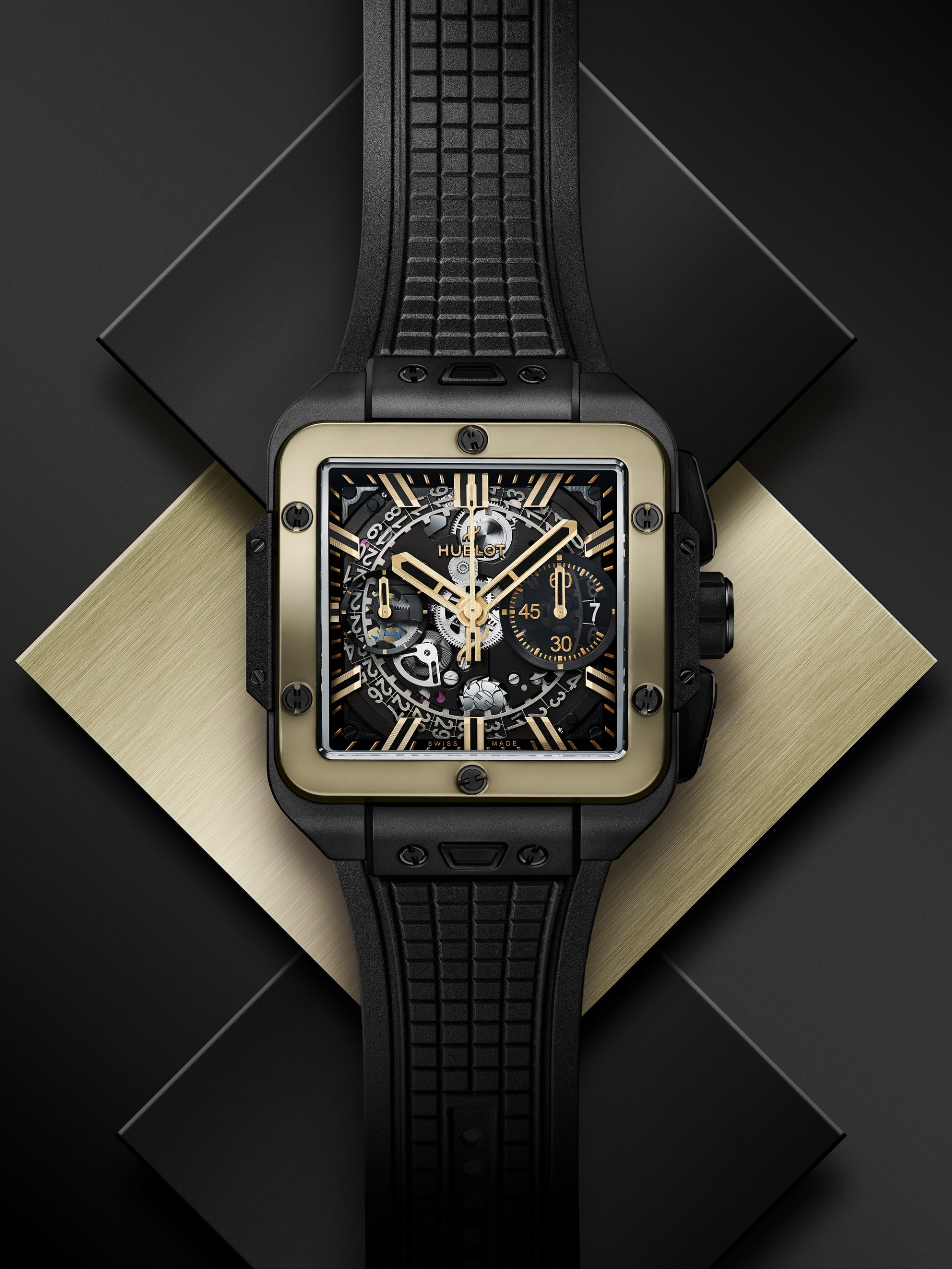 Hublot Square Big Bang Unico Ceramic Magic Gold - View 3