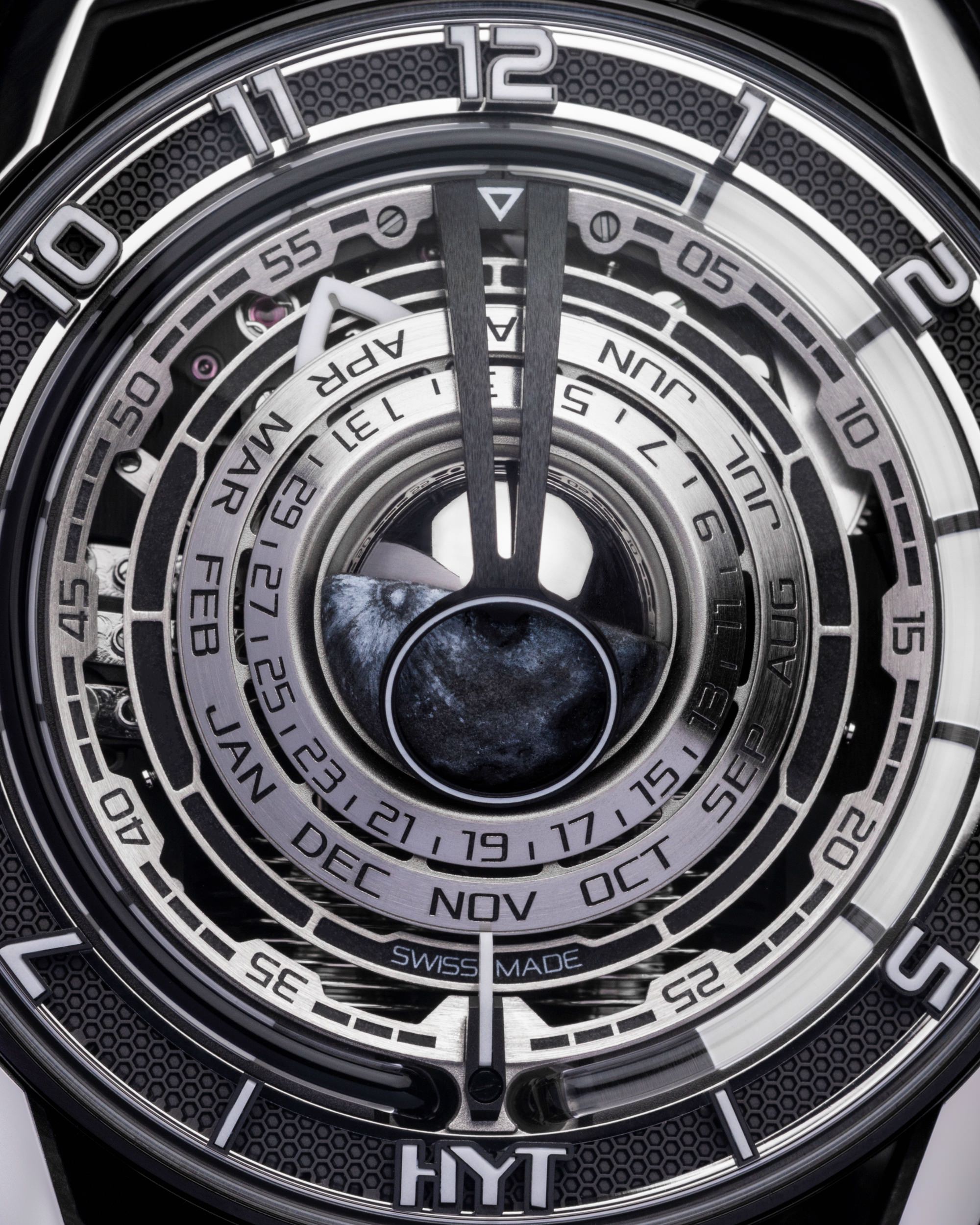 HYT Moon Runner Grey Ghost - View 3