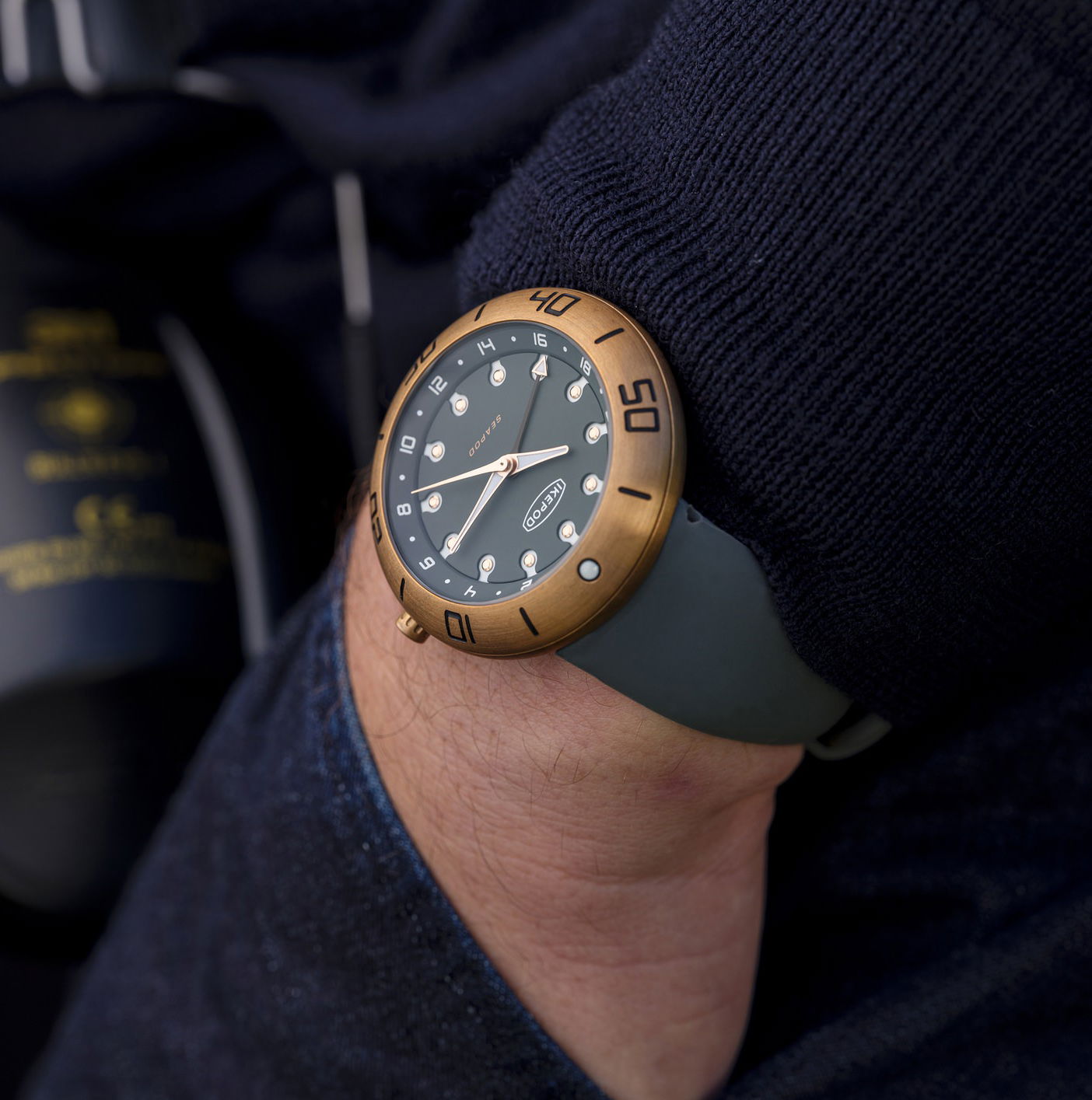Ikepod Seapod Bronze GMT Archi - View 2
