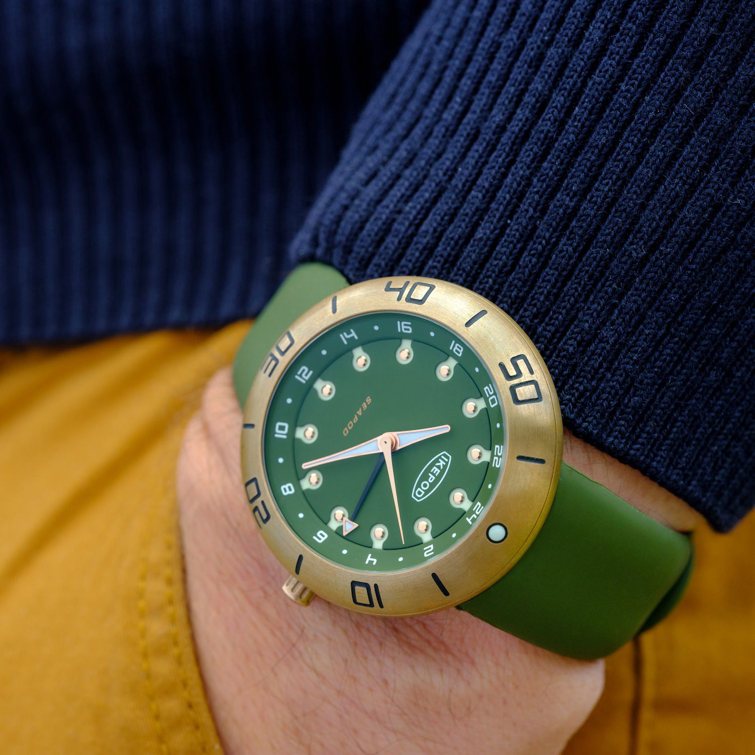 Ikepod Seapod Bronze GMT Yves - View 3