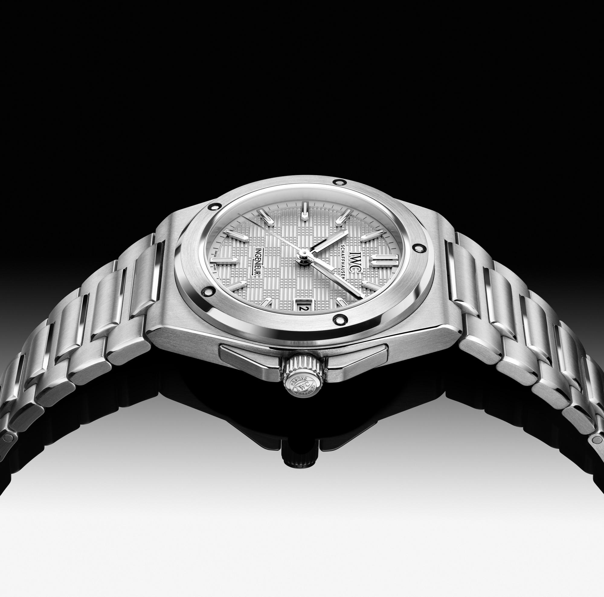 IWC Schaffhausen Ingenieur Automatic 40 - View 3