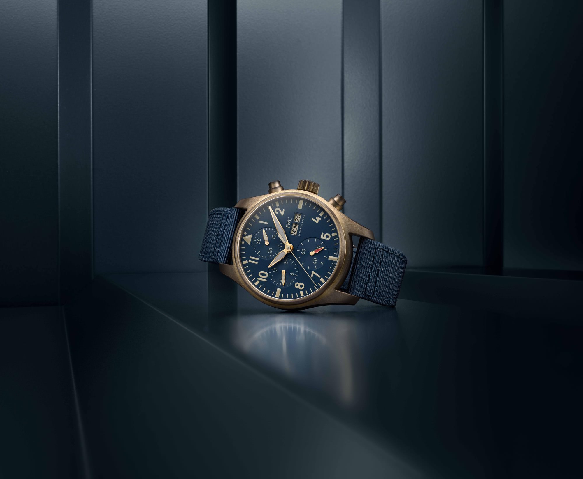 IWC Schaffhausen Pilot’s Watch Chronograph 41 Bronze - View 2