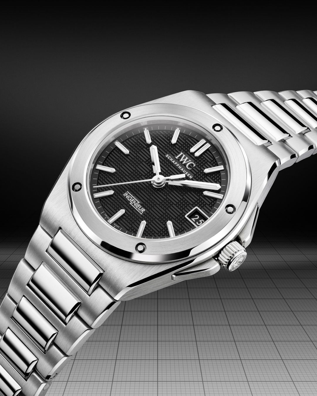 IWC Schaffhausen Ingenieur Automatic 35 - View 2