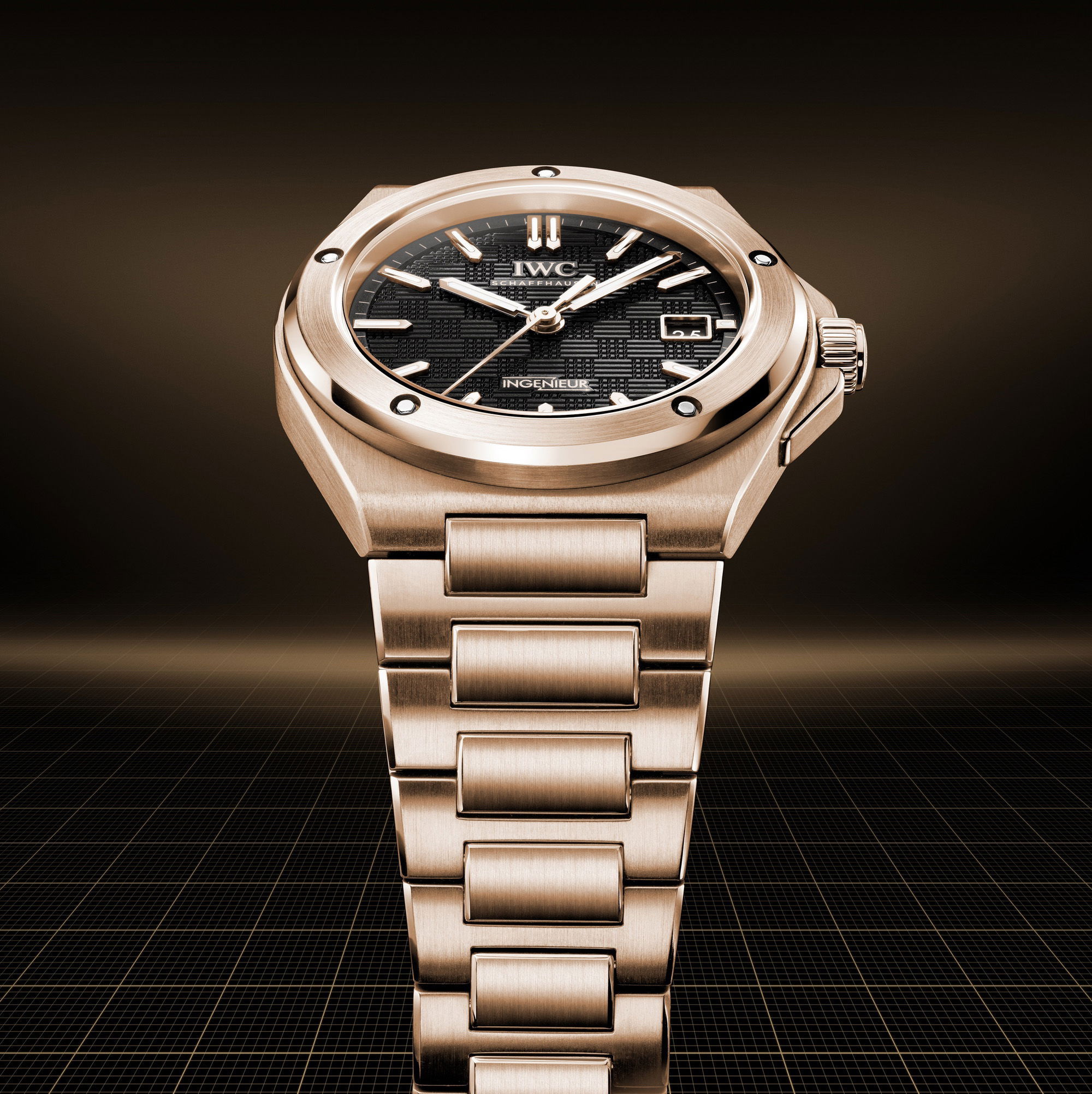 IWC Schaffhausen Ingenieur Automatic 40 - View 2