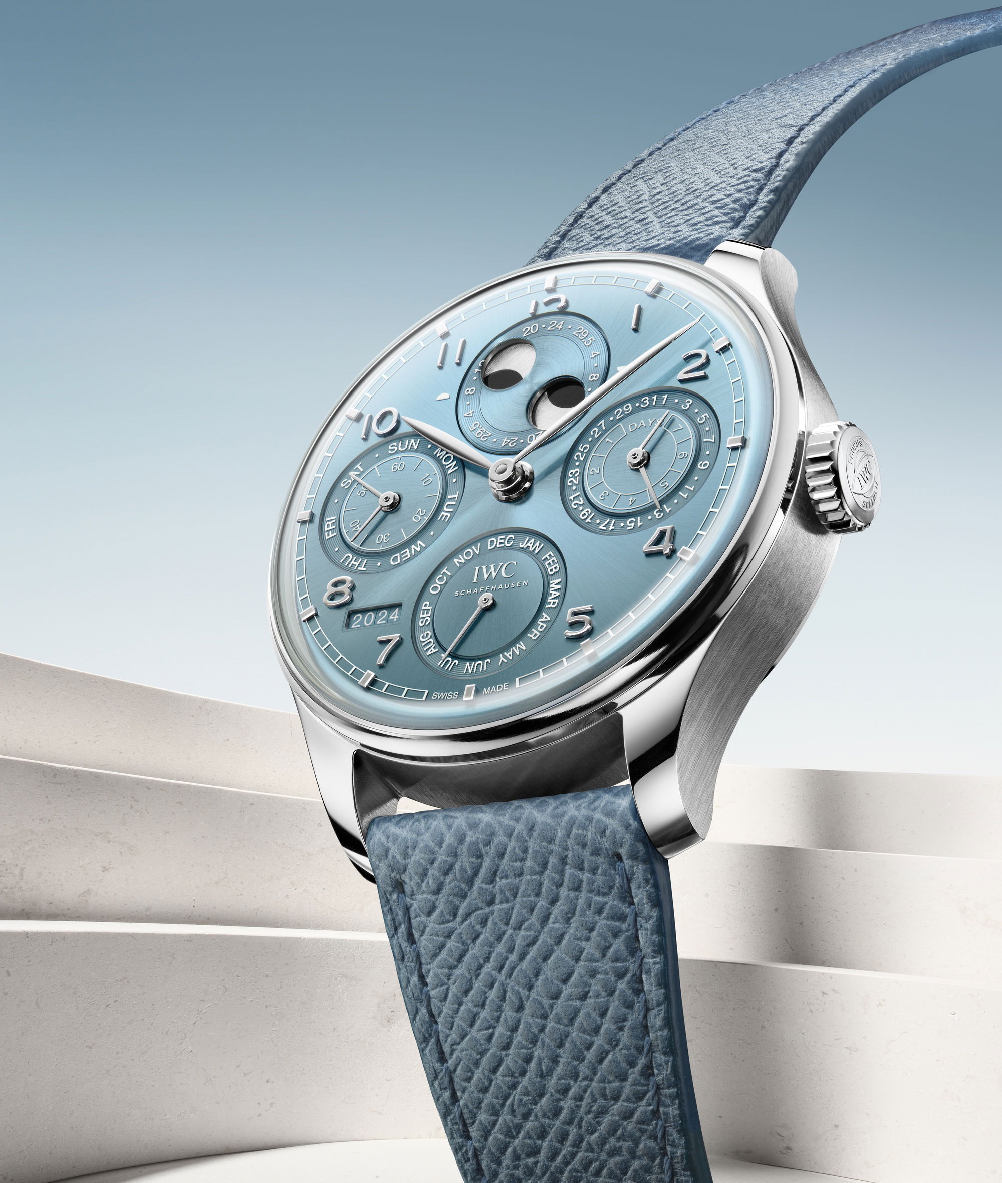 IWC Schaffhausen Portugieser Perpetual Calendar 44 Horizon Blue - View 3