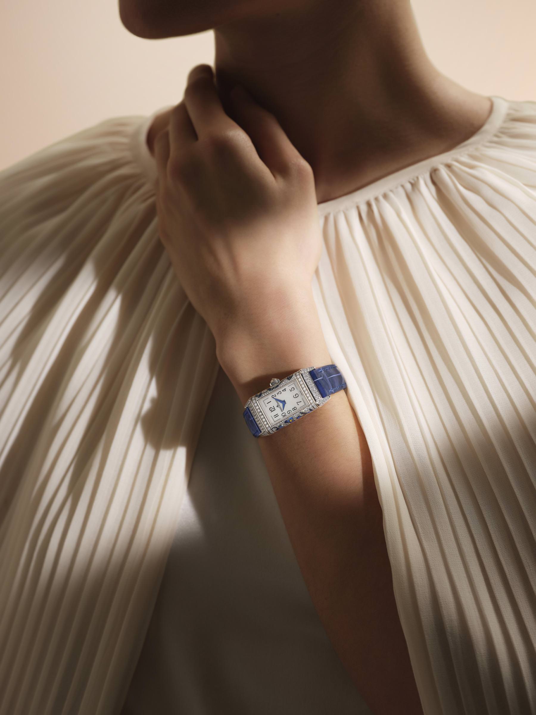 Jaeger-LeCoultre Reverso One Precious Flowers Blue Arums - View 2