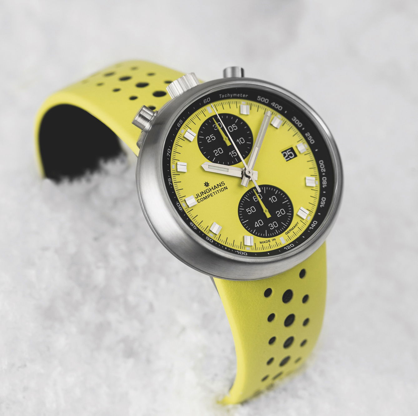 Junghans 1972 Competition FIS Edition Lemon - View 2