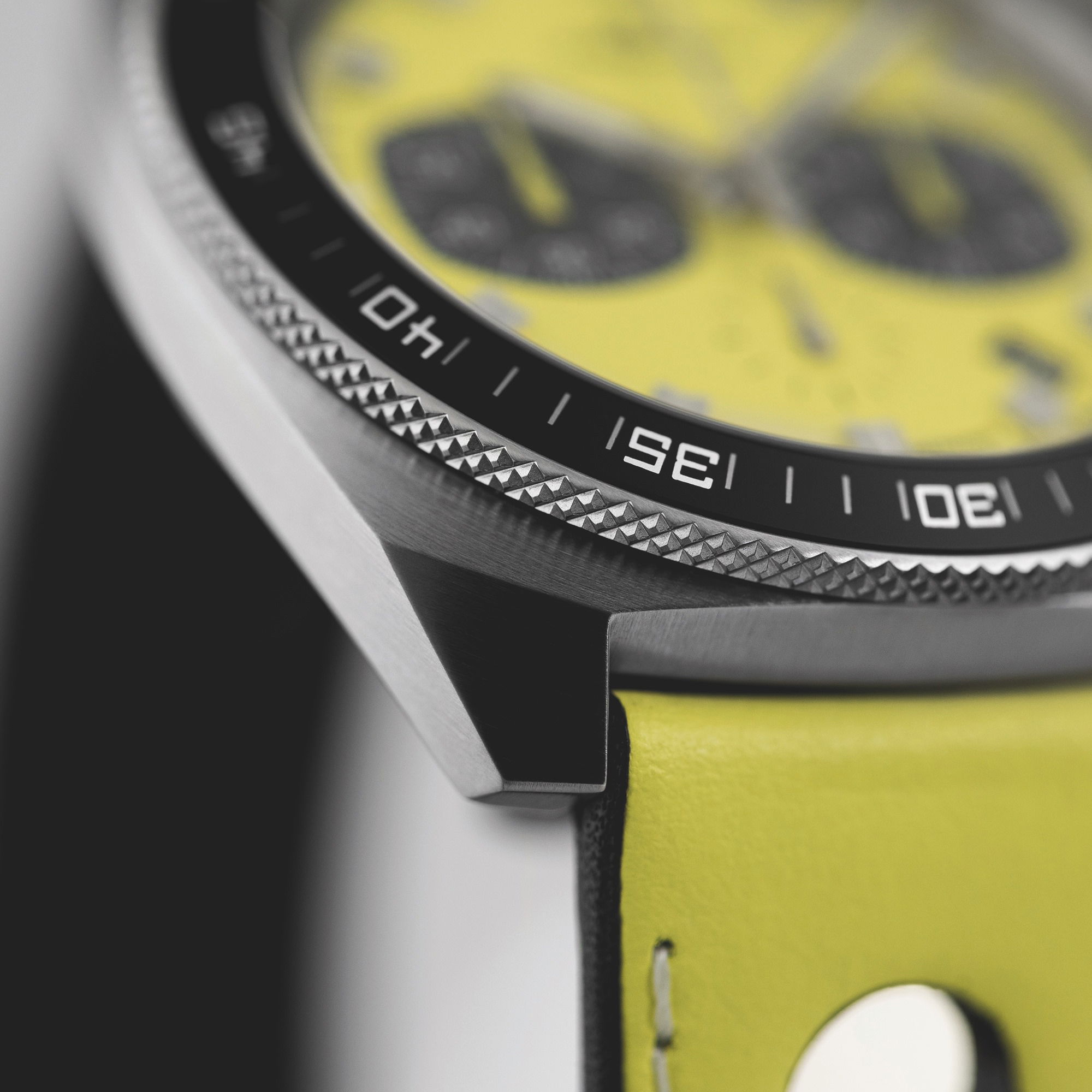Junghans 1972 Competition Quartz Edition FIS Lemon - View 3