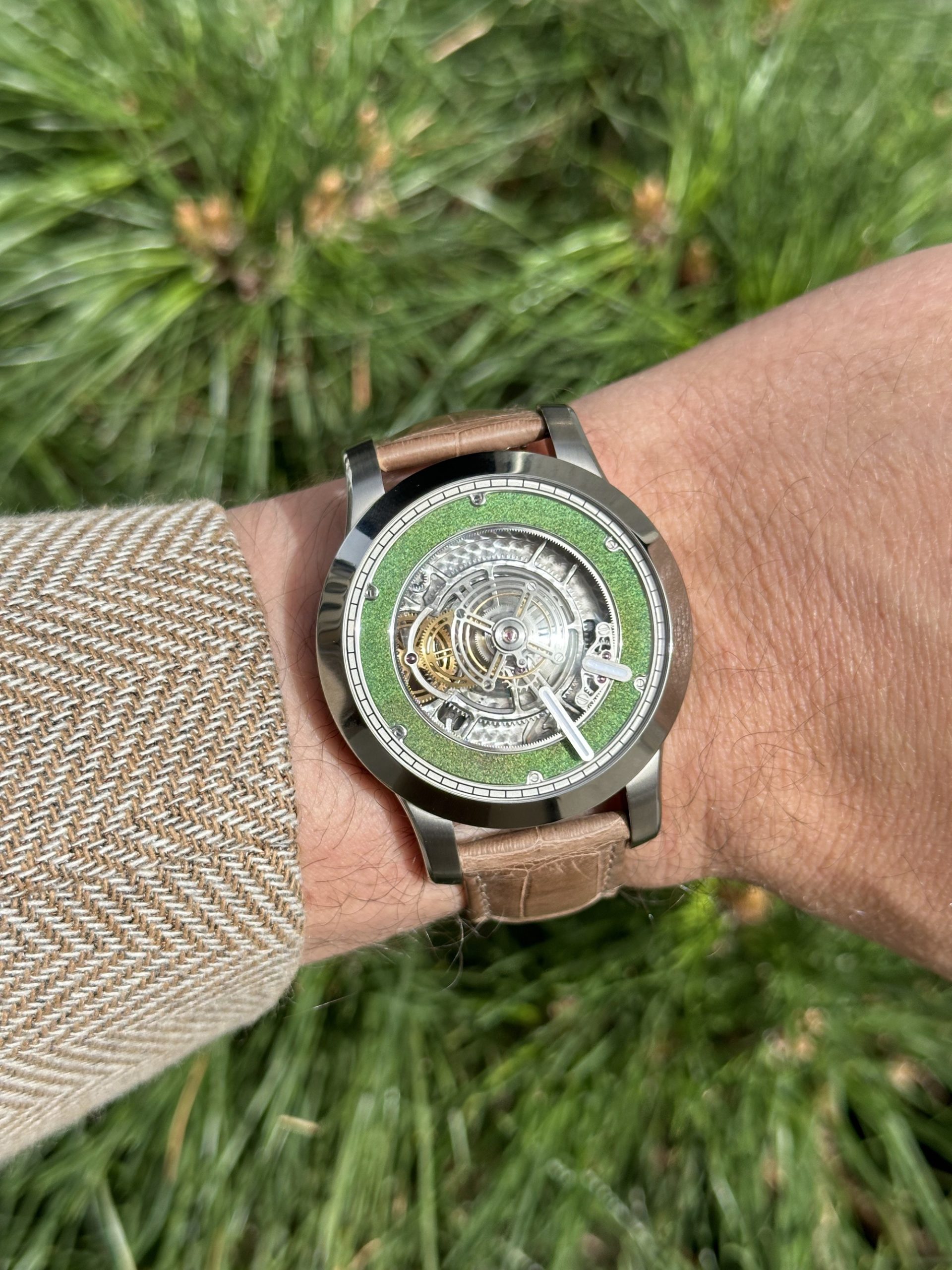 Kross Studio KS 06 Central Floating Tourbillon Titanium Green - View 2