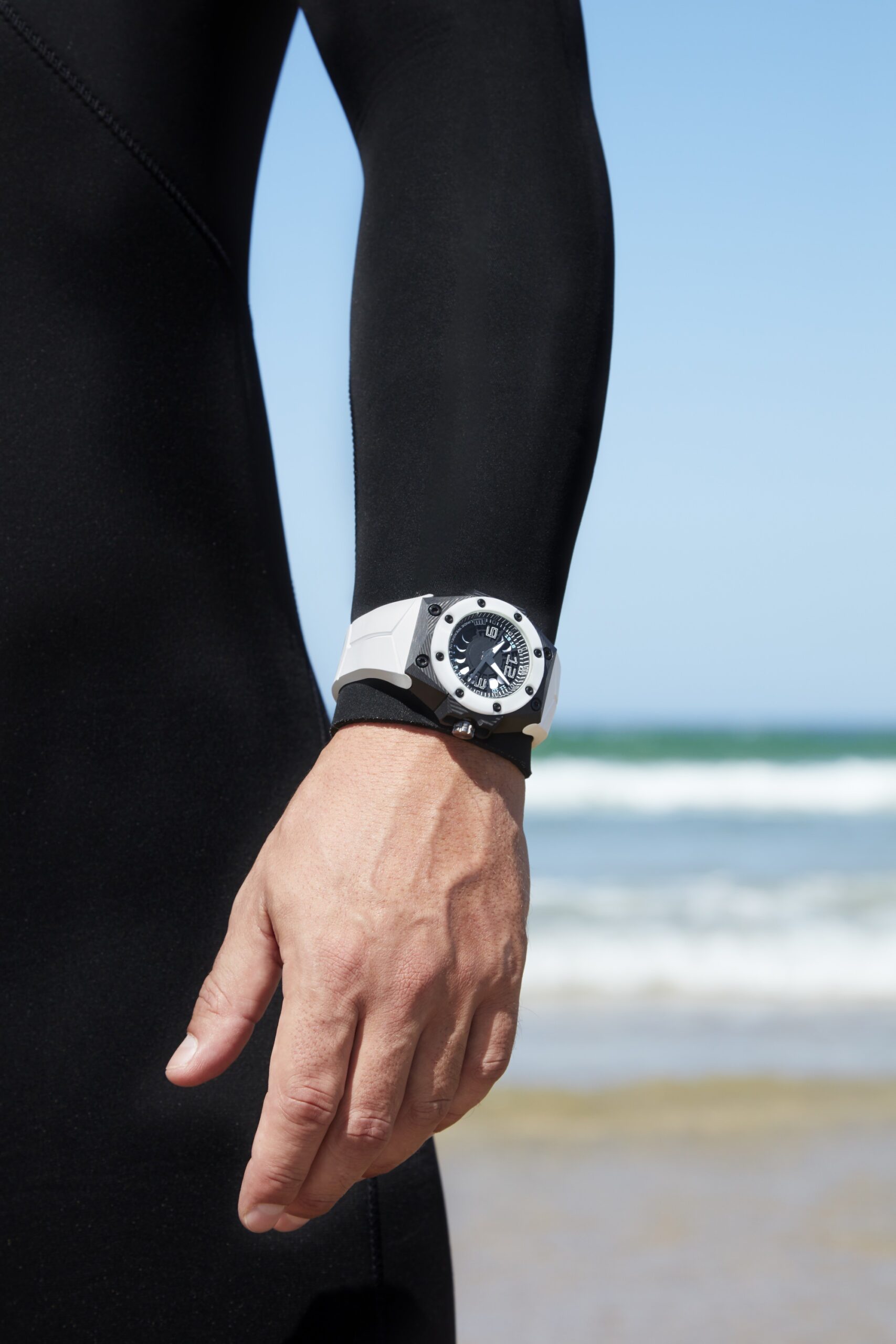 Linde Werdelin Oktopus Moon 3DTP White Black - View 3