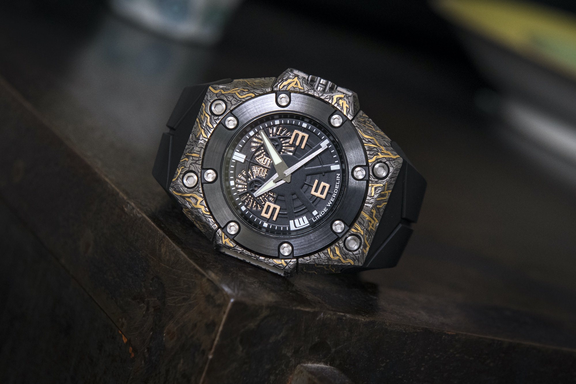 Linde Werdelin Oktopus Volcano - View 2