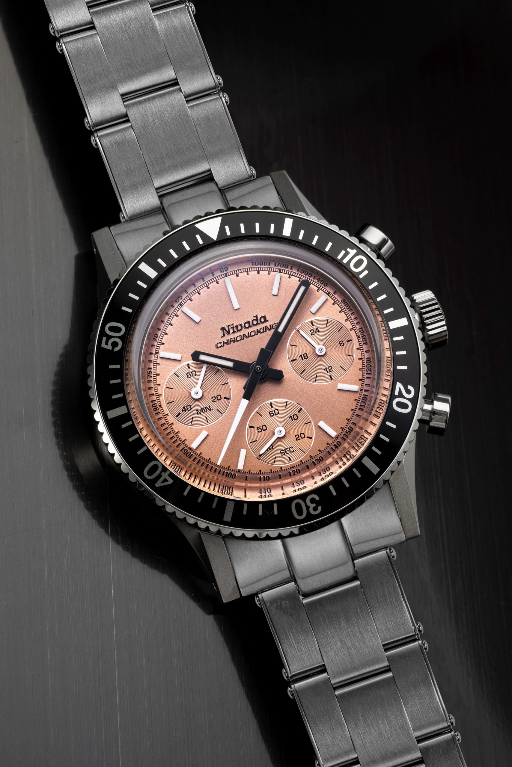 Nivada Grenchen Chronoking Mecaquartz Salmon - View 3