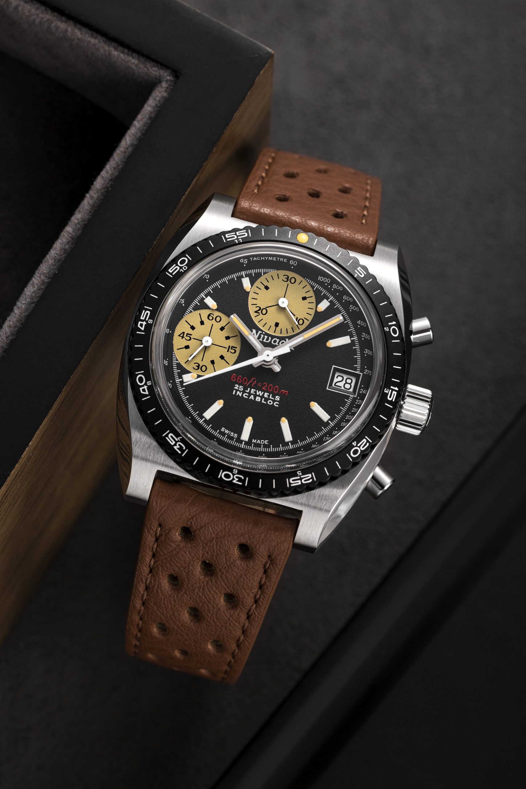 Nivada Grenchen Chronosport Yellow - View 2