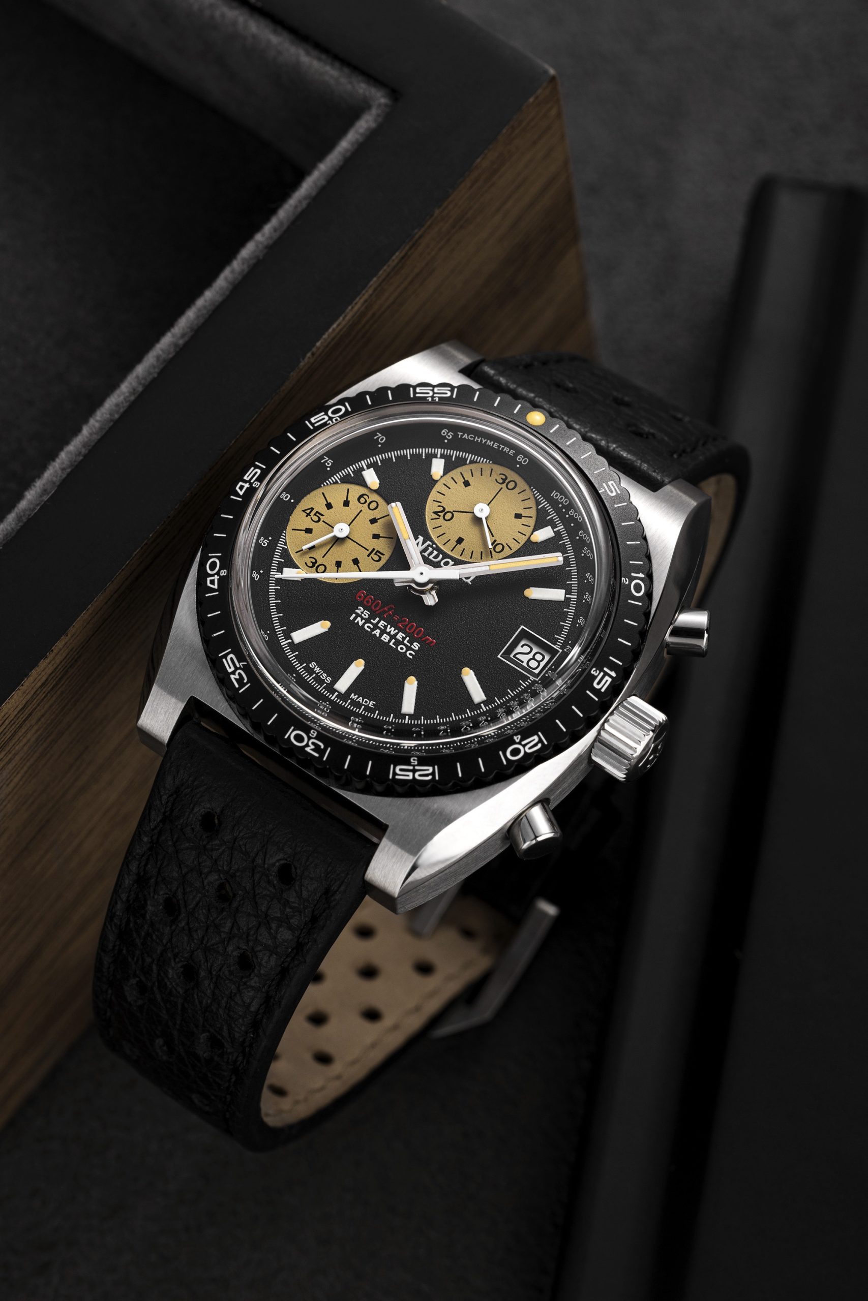 Nivada Grenchen Chronosport Yellow - View 3