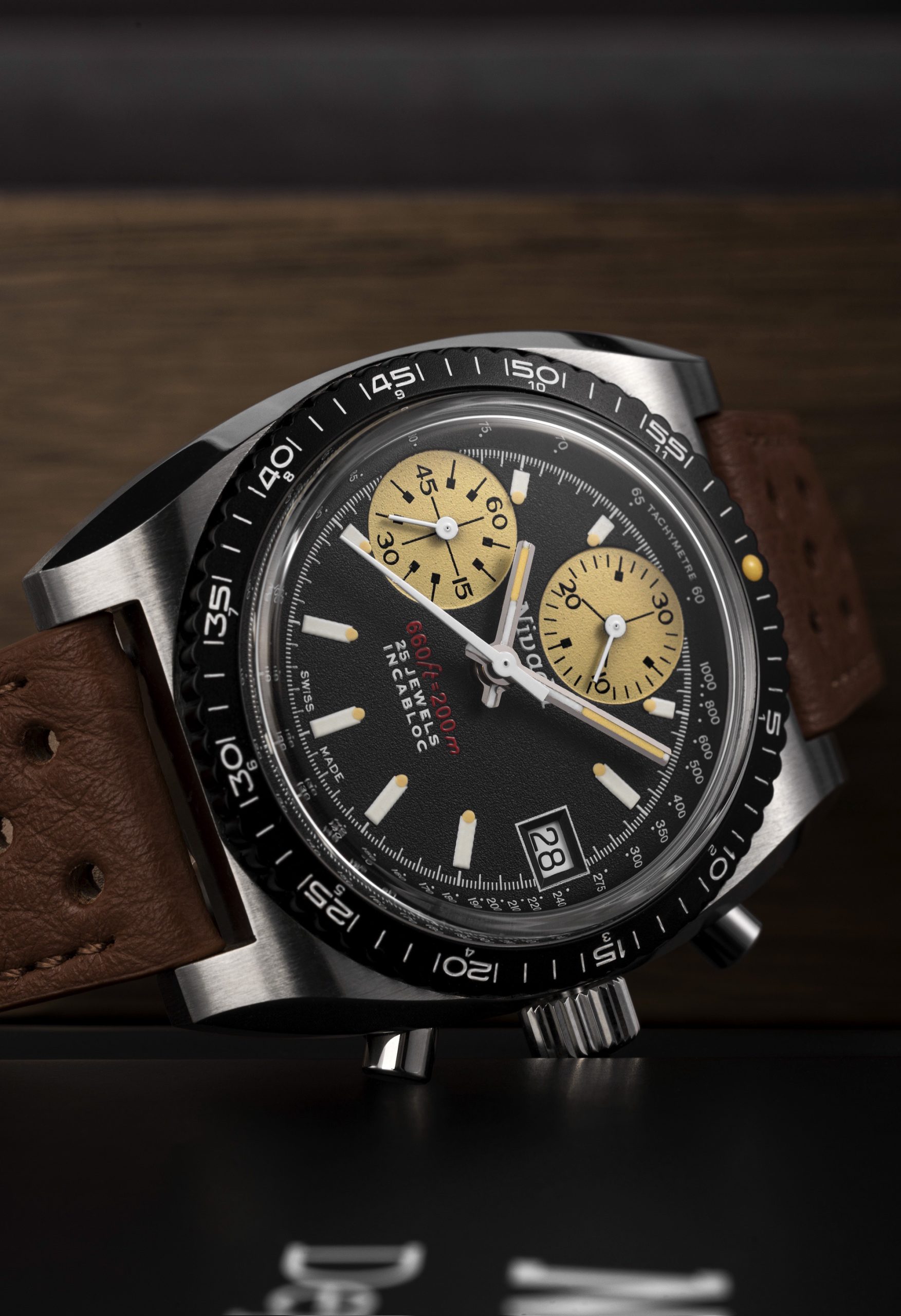 Nivada Grenchen Chronosport Yellow - View 3