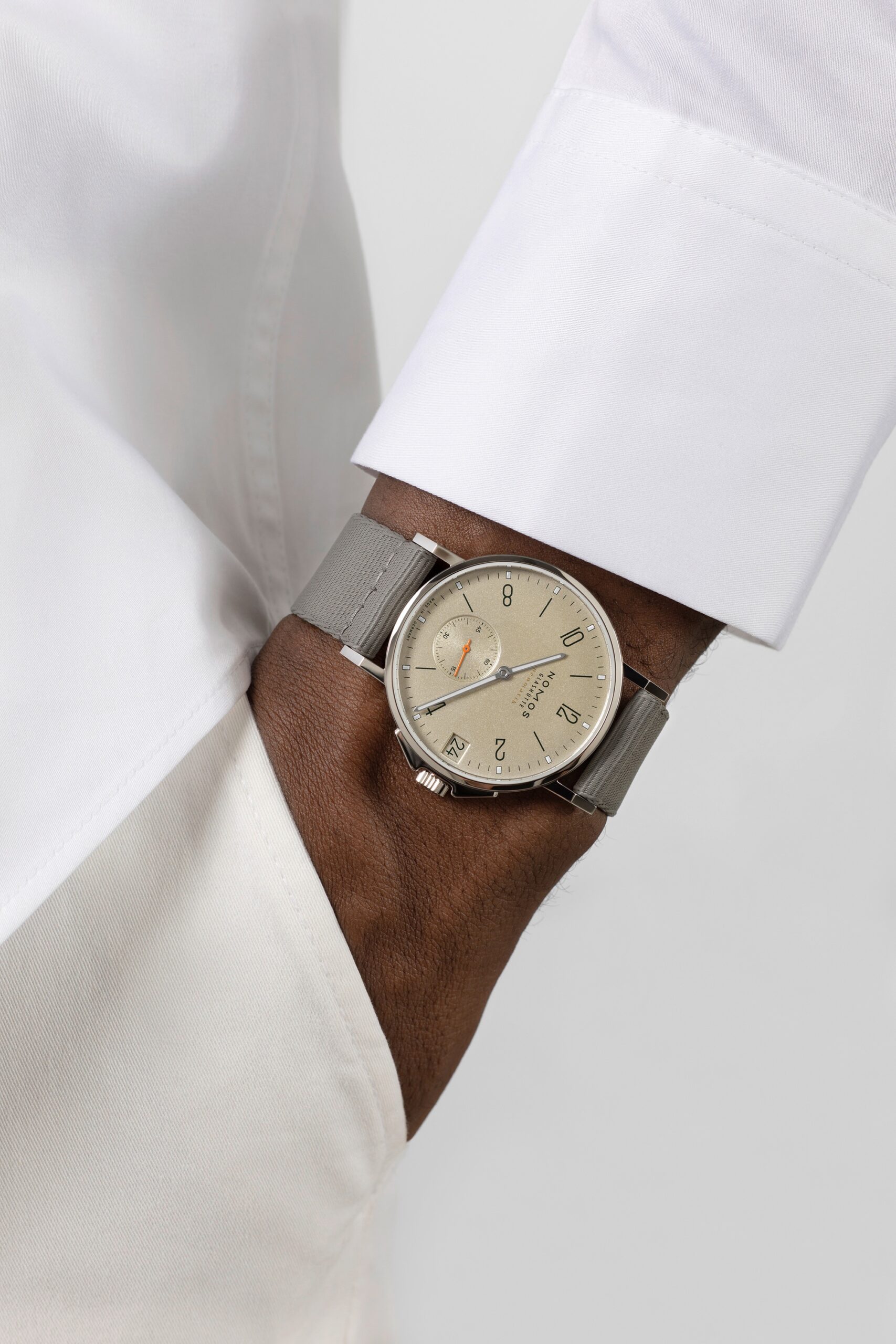 Nomos Glashütte Ahoi neomatik 38 Date Sand - View 3