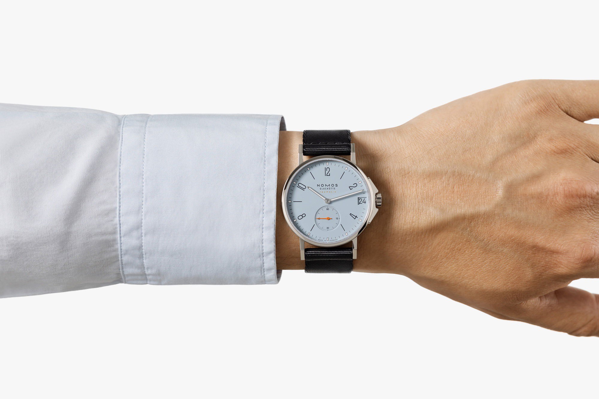 Nomos Glashütte Ahoi neomatik 38 Date Sky - View 2