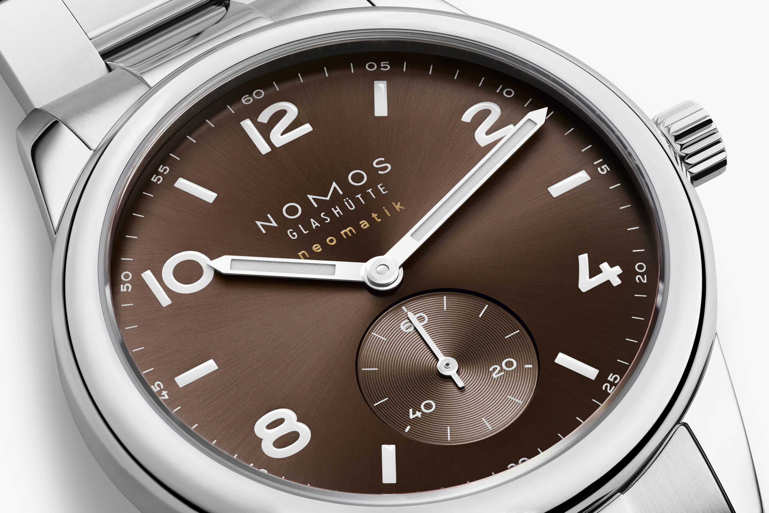 Nomos Glashütte Club Sport neomatik 39 tobacco - View 2