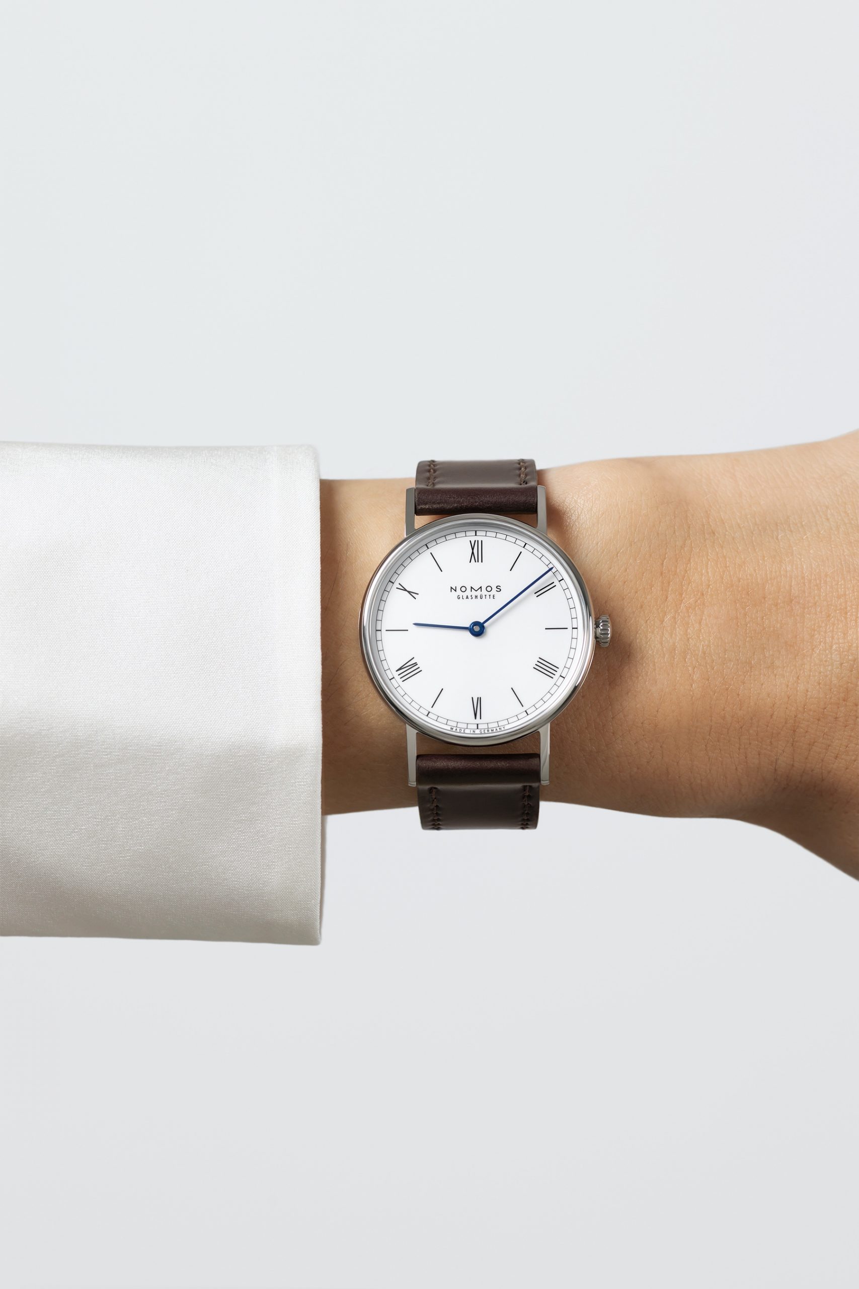 Nomos Glashütte Ludwig 33 duo - View 3