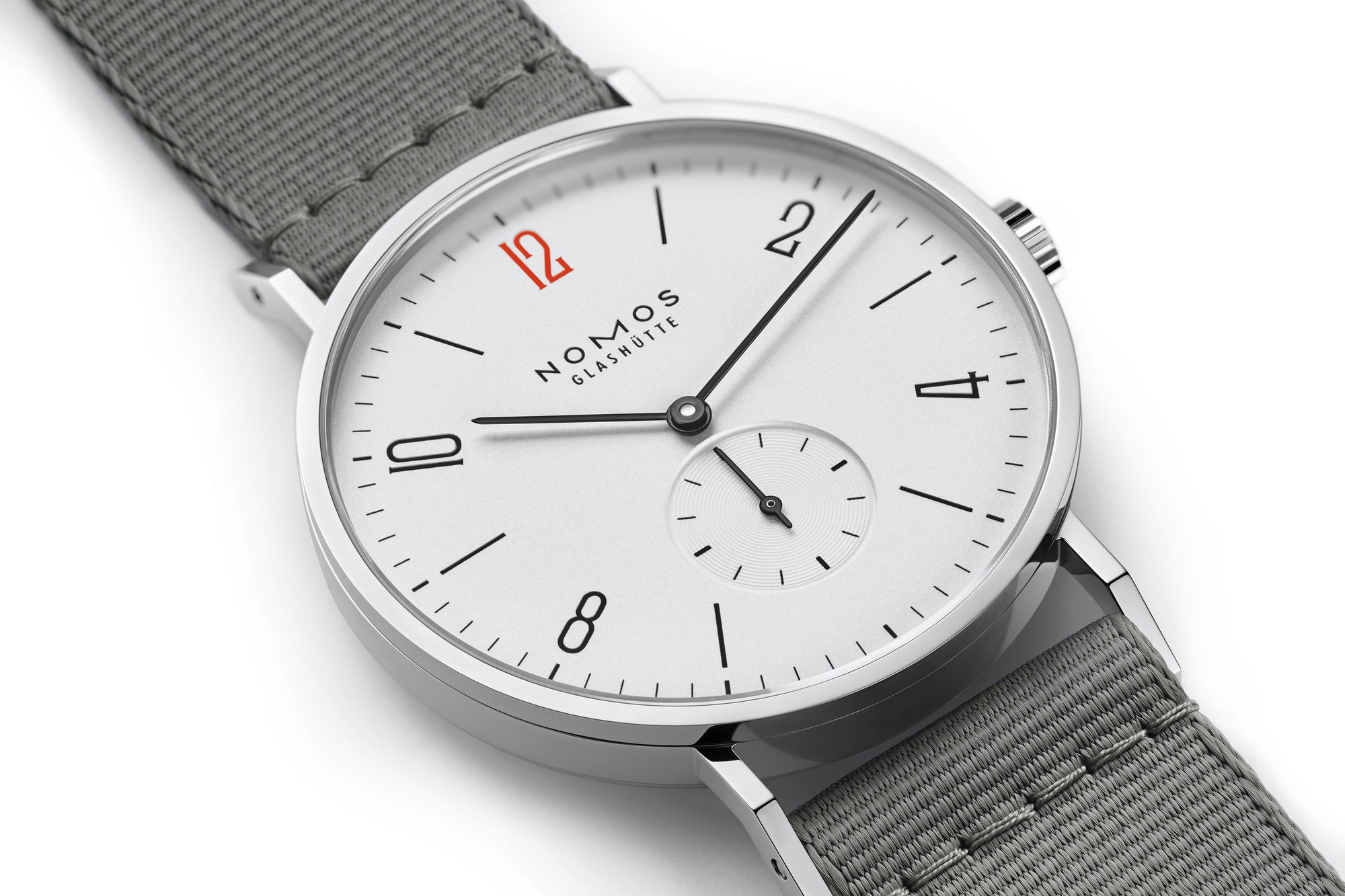 Nomos Glashütte Tangente 38 – 50th Anniversary of Doctors Without Borders - View 2