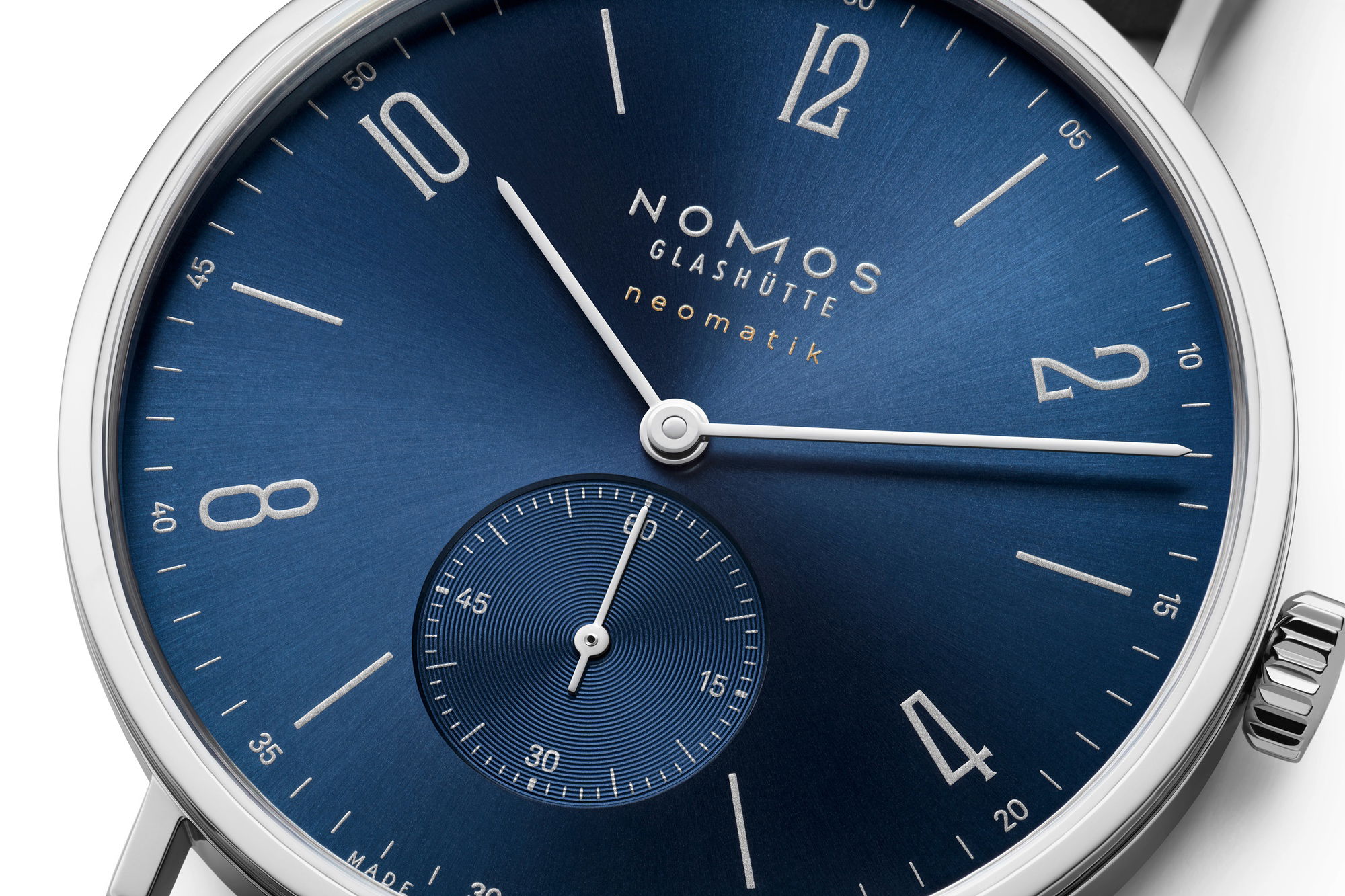 Nomos Glashütte Tangente neomatik 39 Blue Gold - View 3