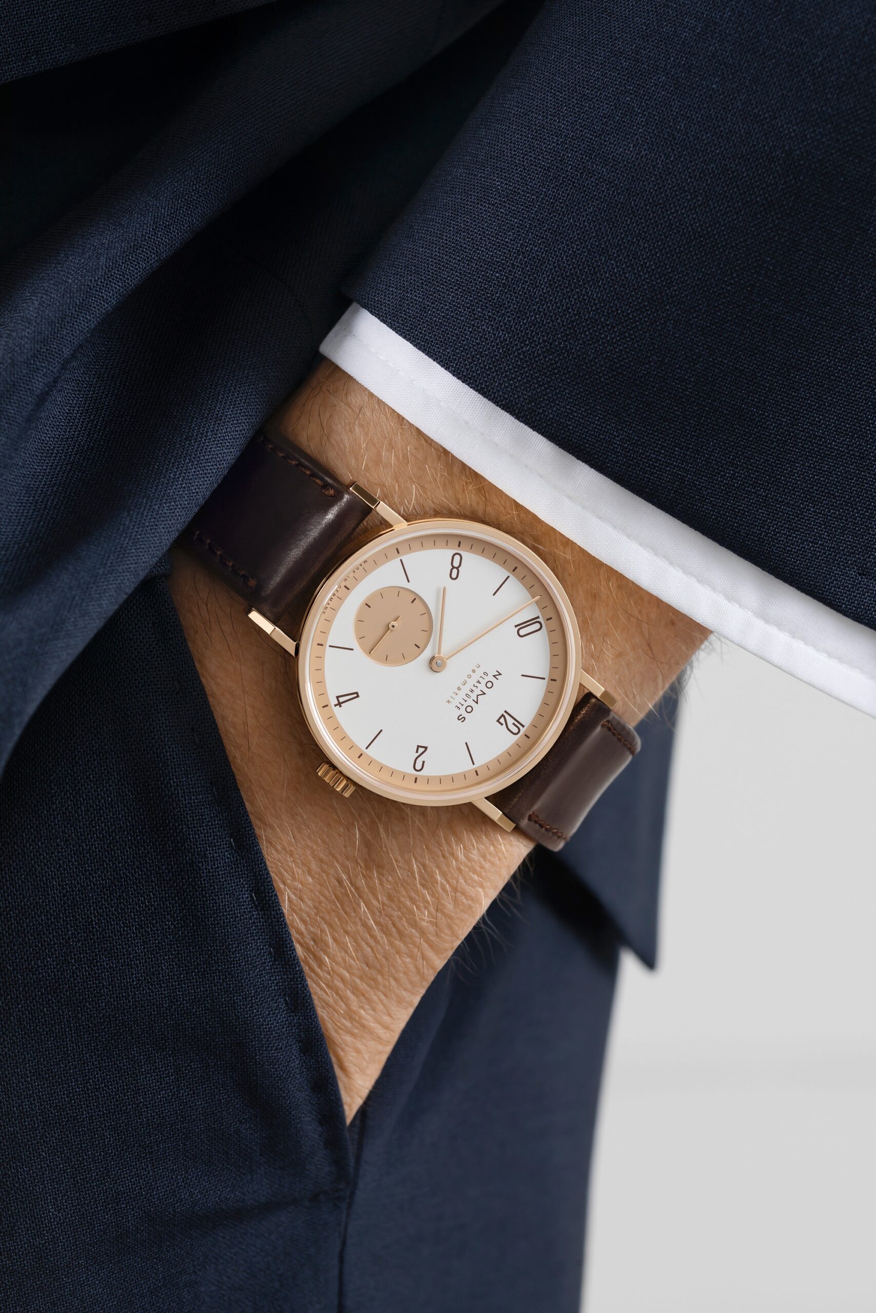 Nomos Glashütte Tangente Rose Gold neomatik – 175 Years Watchmaking Glashütte - View 3
