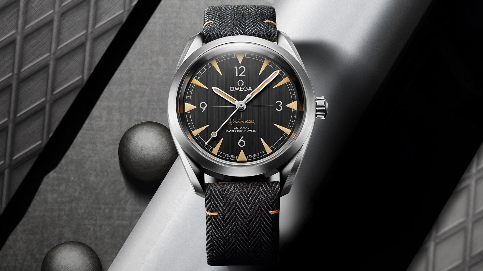 Omega Seamaster - View 3