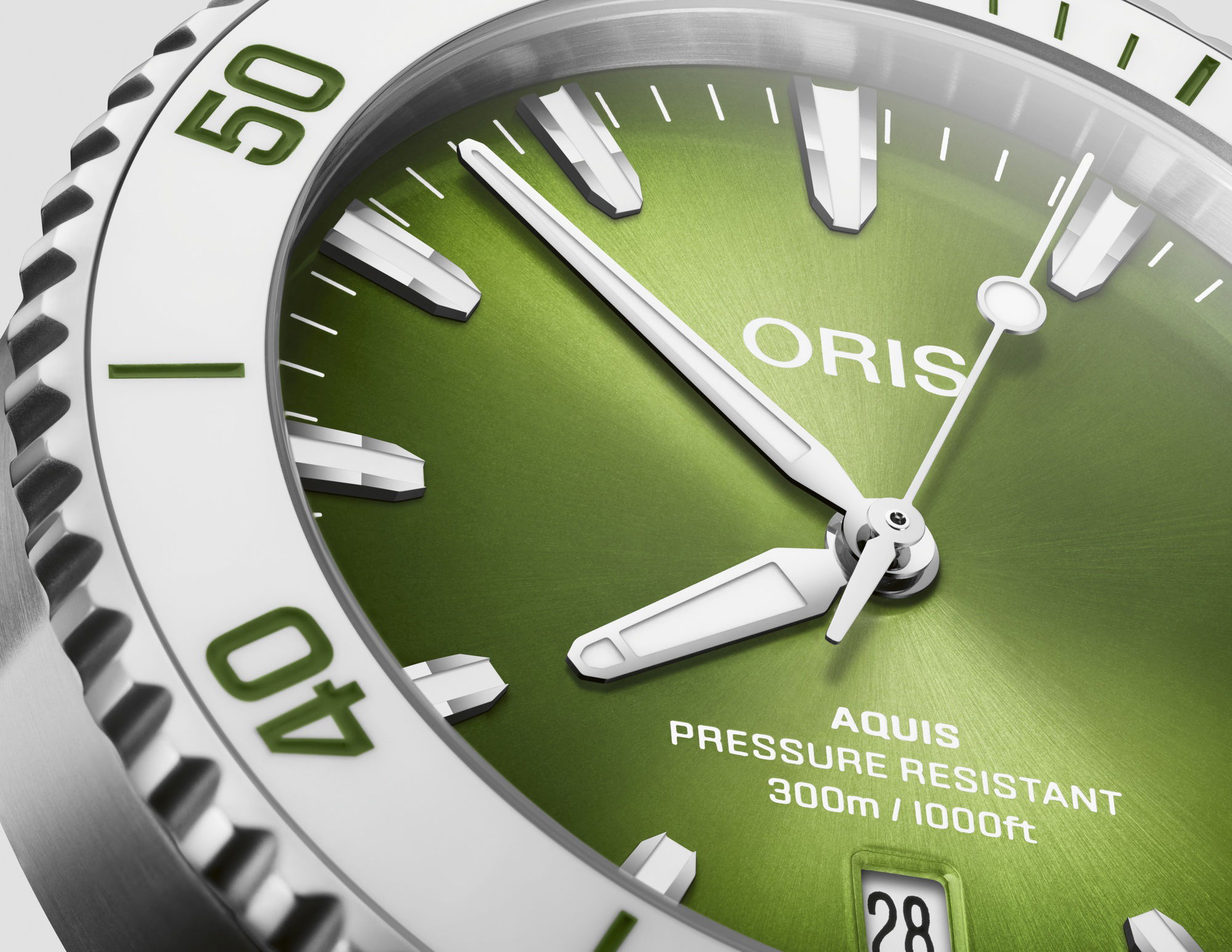 Oris Aquis Date Taste of Summer - View 3