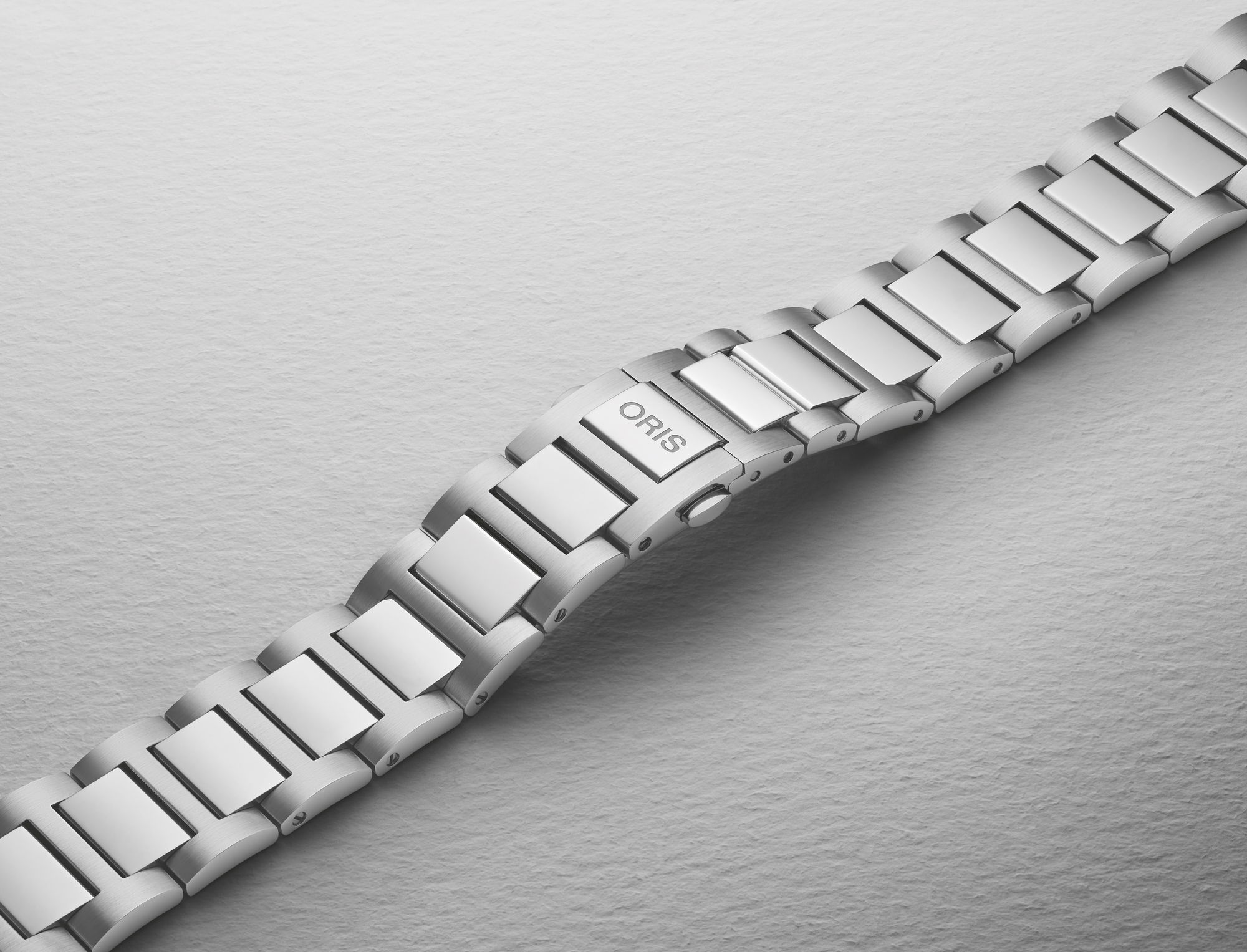 Oris Big Crown Pointer Date - View 2