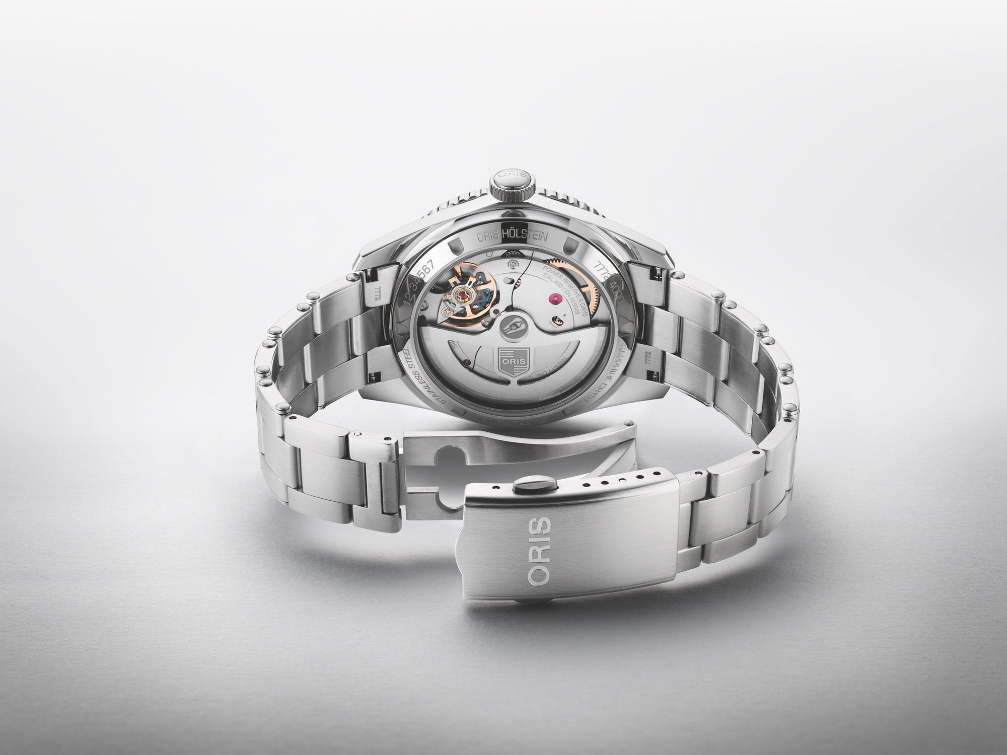 Oris Divers Sixty-Five 12H Calibre 400 - View 2