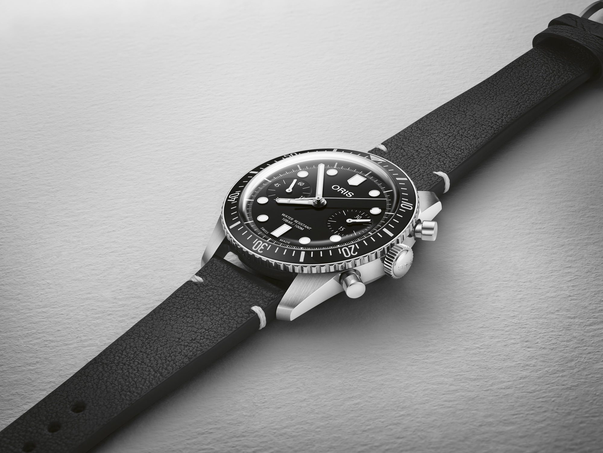 Oris Divers Sixty-Five Chronograph - View 2