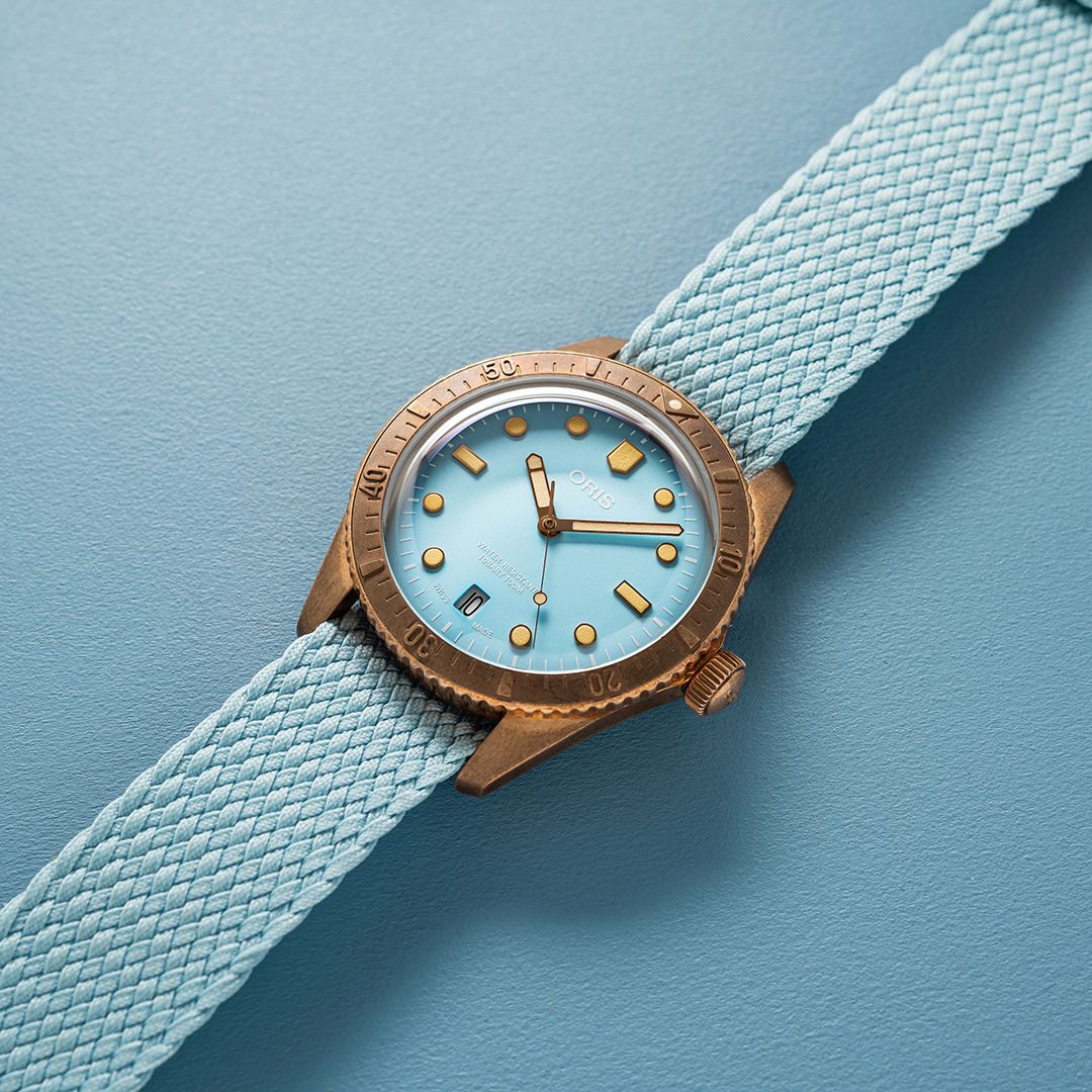 Oris Divers Sixty-Five ‘Cotton Candy’ - View 3