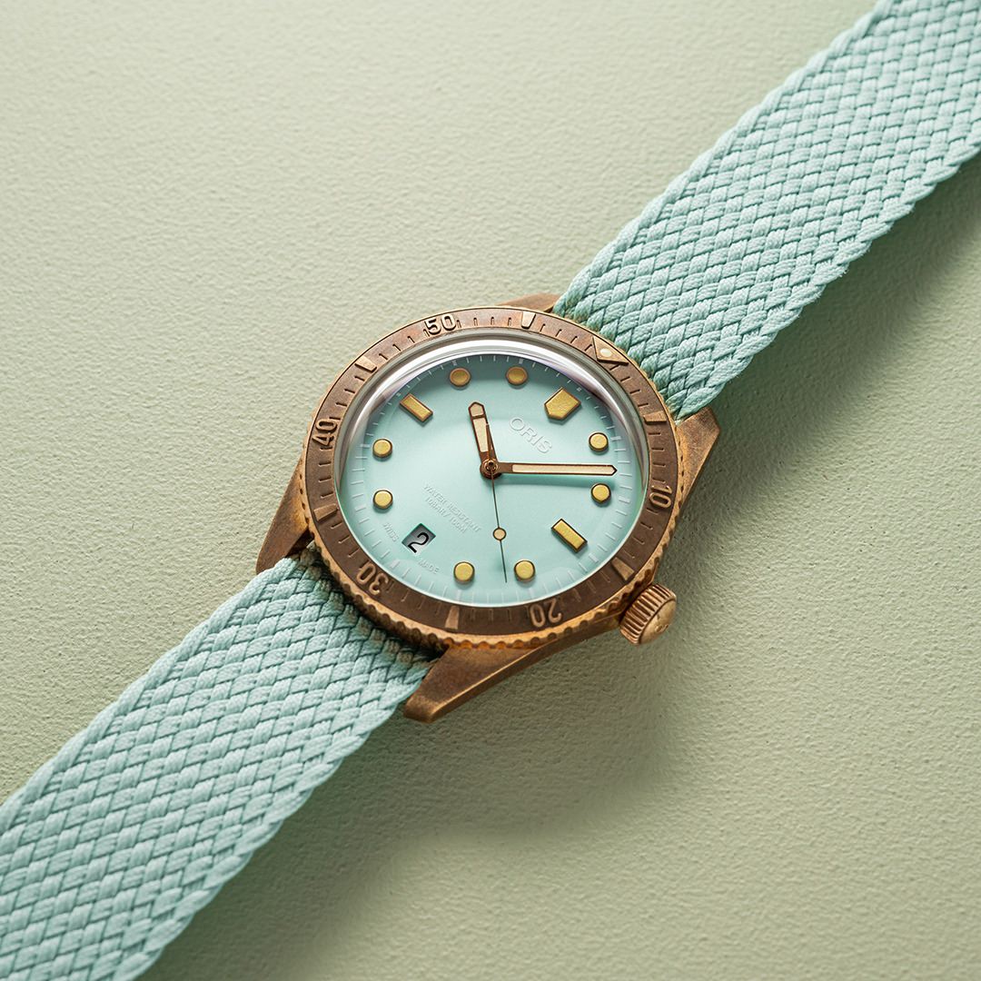 Oris Divers Sixty-Five ‘Cotton Candy’ - View 2