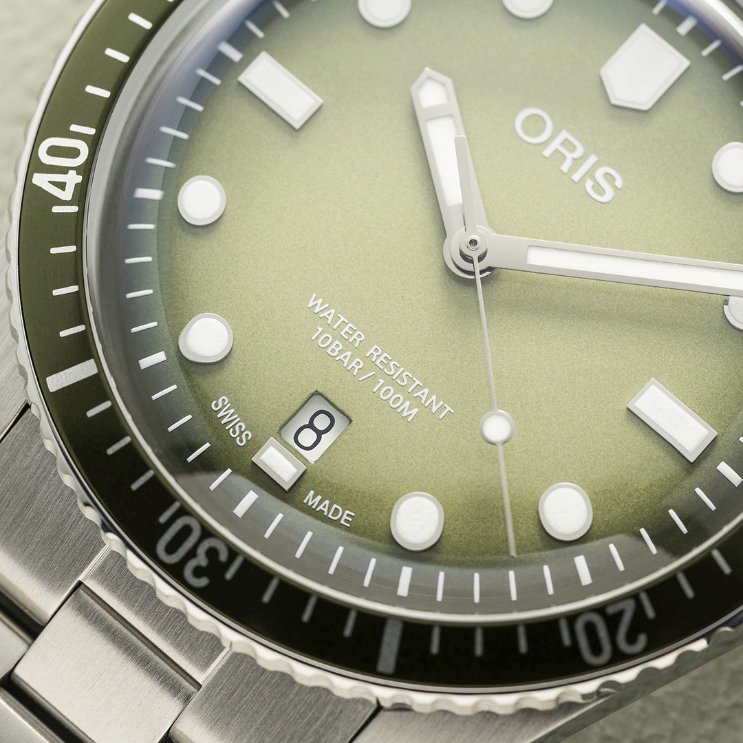 Oris Divers Sixty-Five Date - View 3