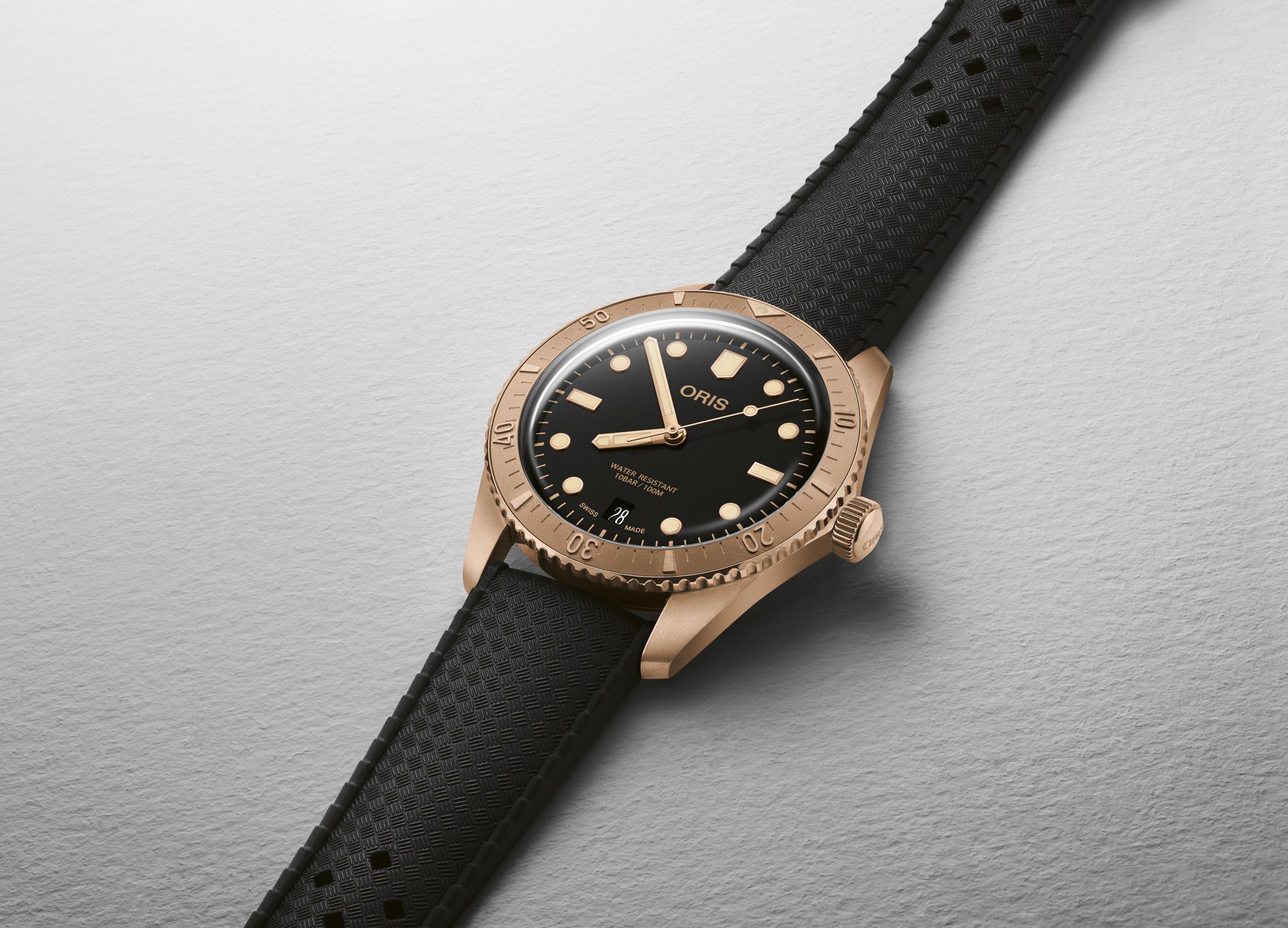 Oris Divers Sixty-Five Date - View 2