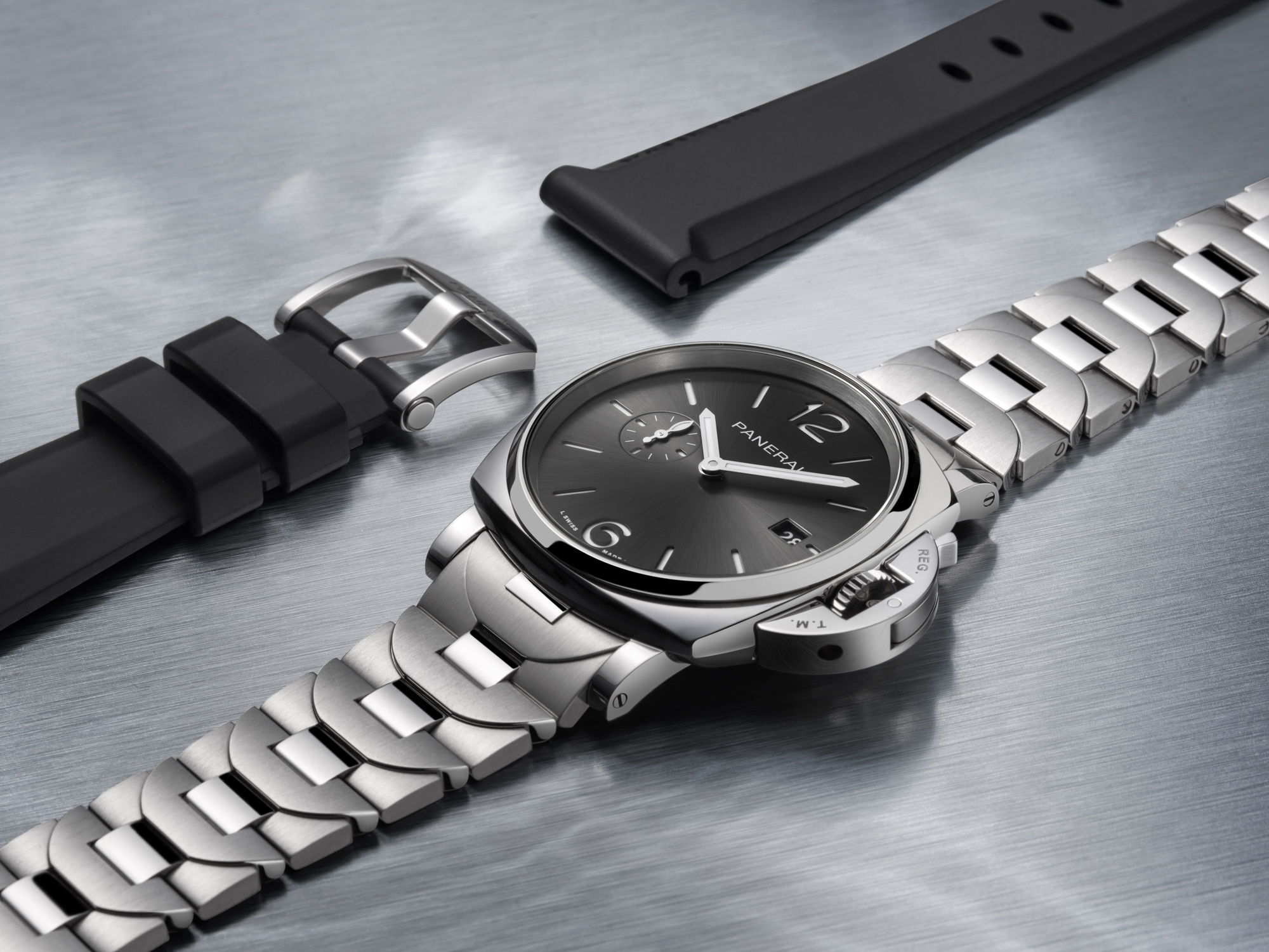 Panerai Luminor Due Metal Bracelet - View 3