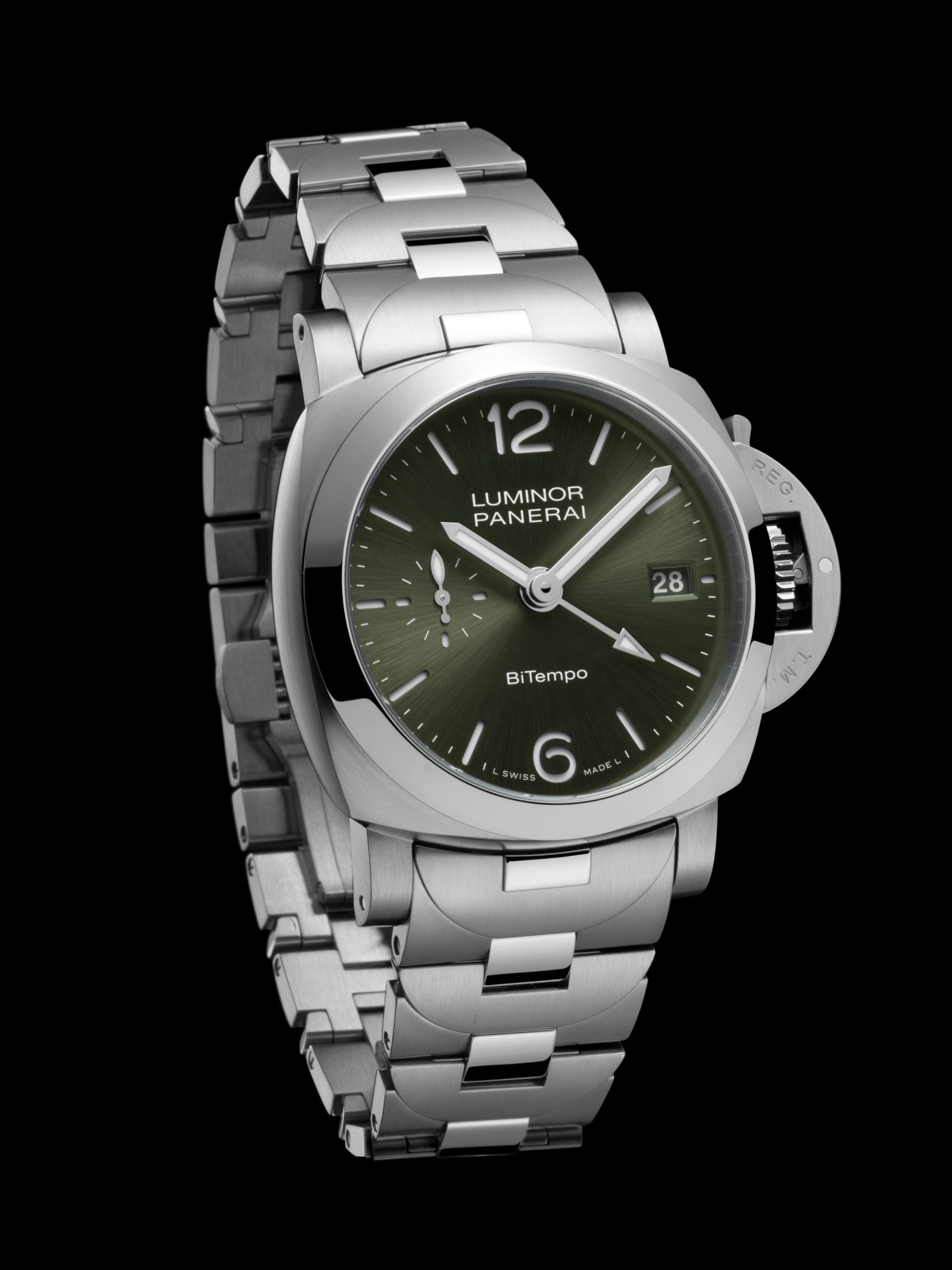 Panerai Luminor Quaranta BiTempo Metal Bracelet - View 2