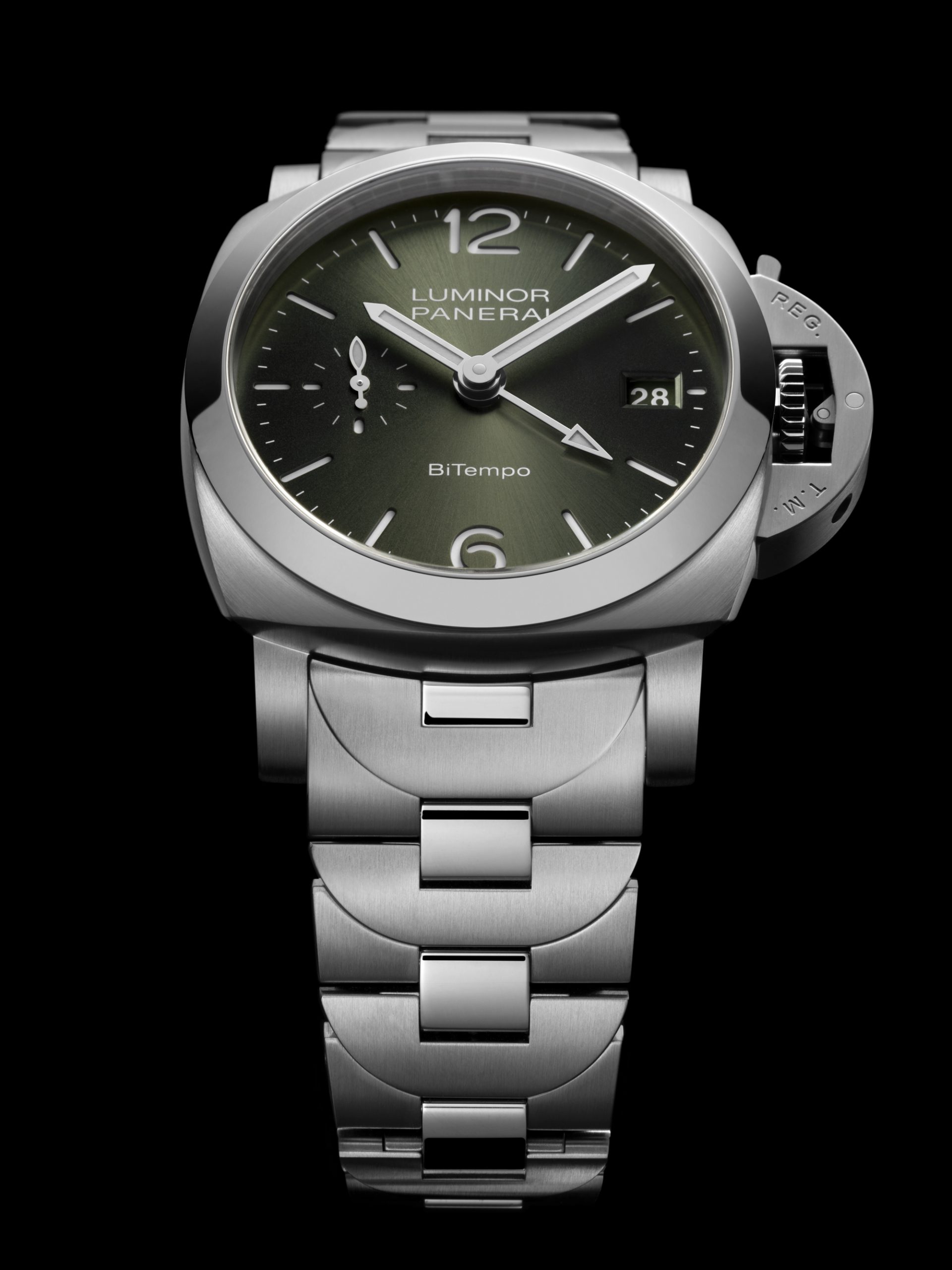 Panerai Luminor Quaranta BiTempo Metal Bracelet - View 3