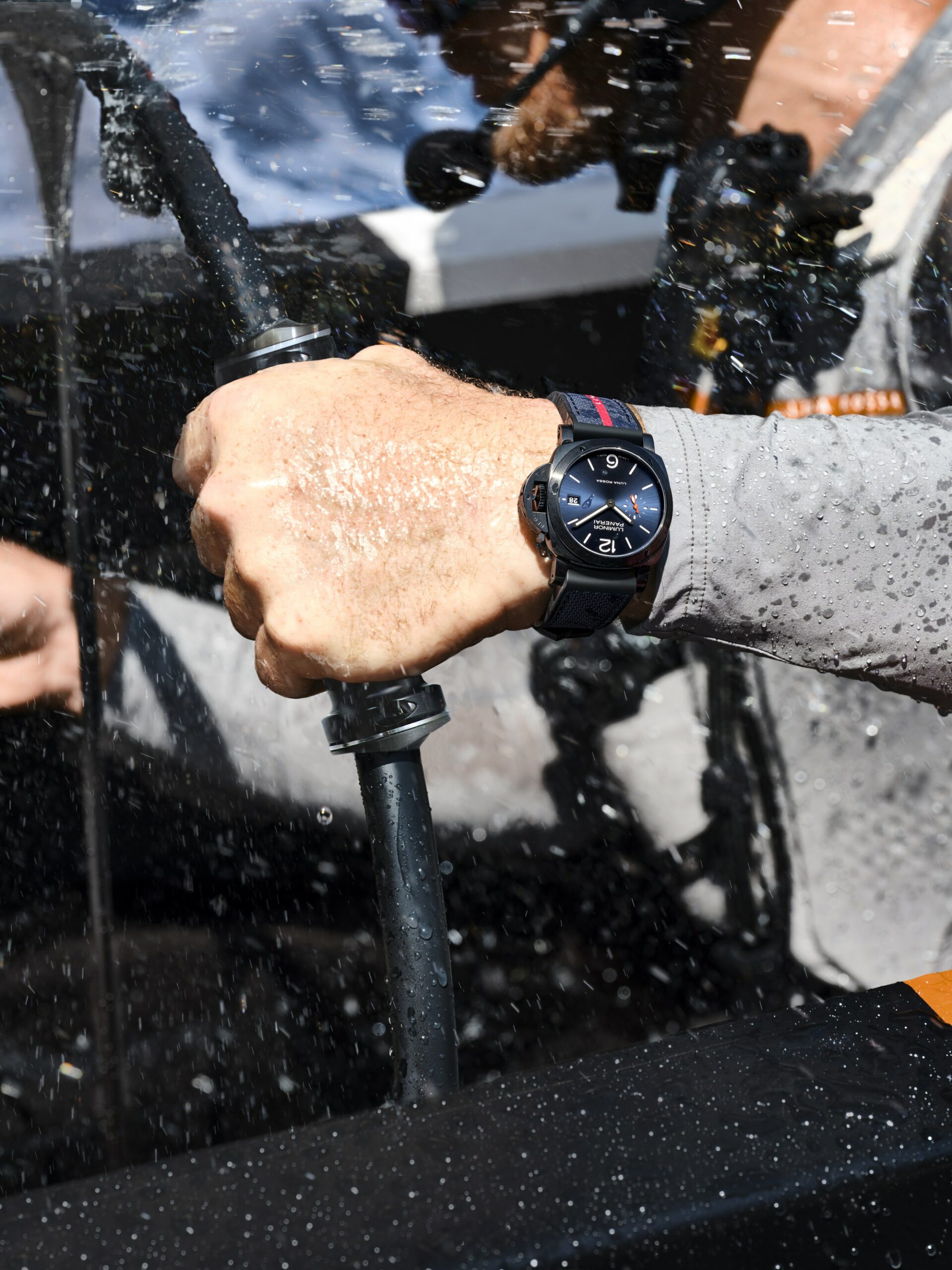 Panerai Luminor Quaranta Steel DLC Luna Rossa - View 2