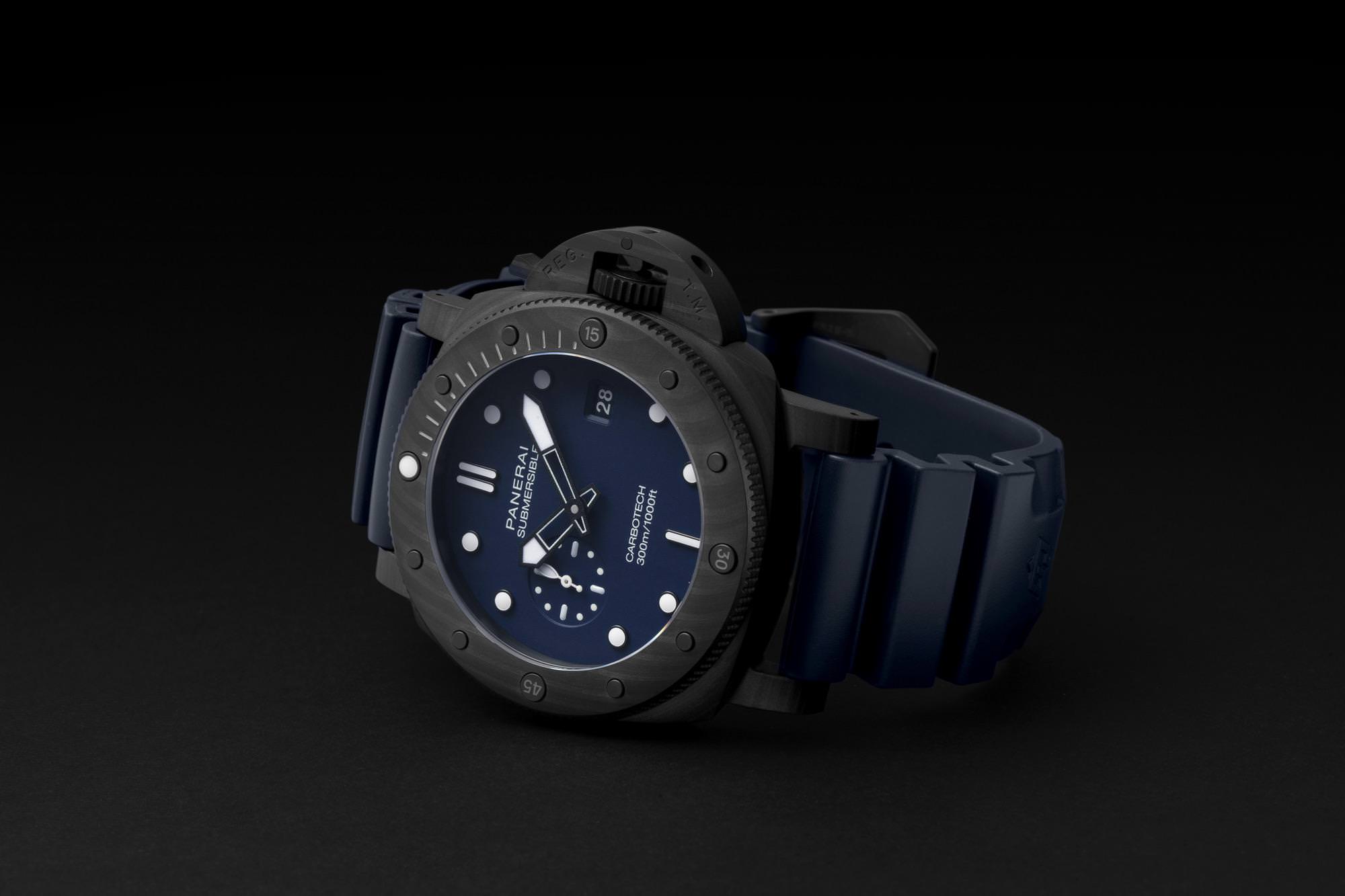 Panerai Submersible QuarantaQuattro Carbotech Blu Abisso - View 2