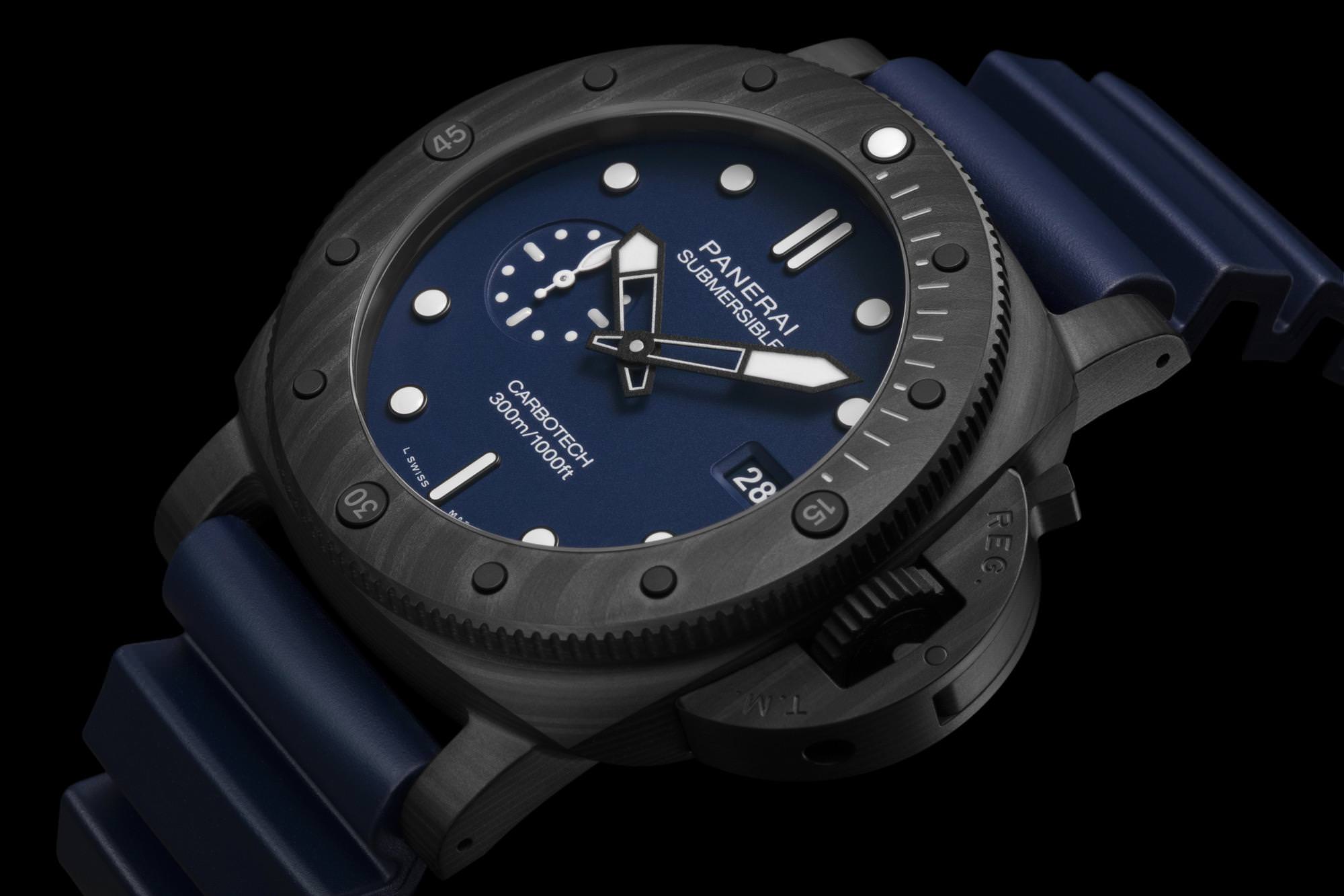 Panerai Submersible QuarantaQuattro Carbotech Blu Abisso - View 3