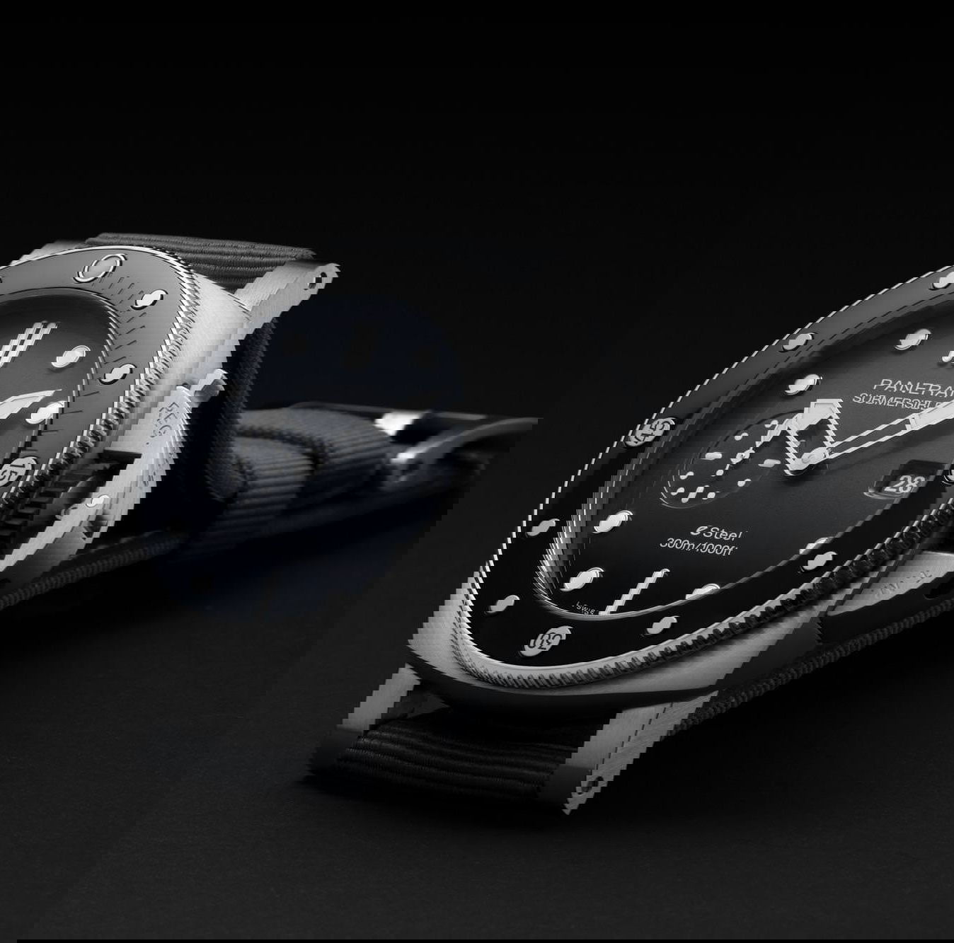 Panerai Submersible QuarantaQuattro eSteel Grigio Roccia - View 3
