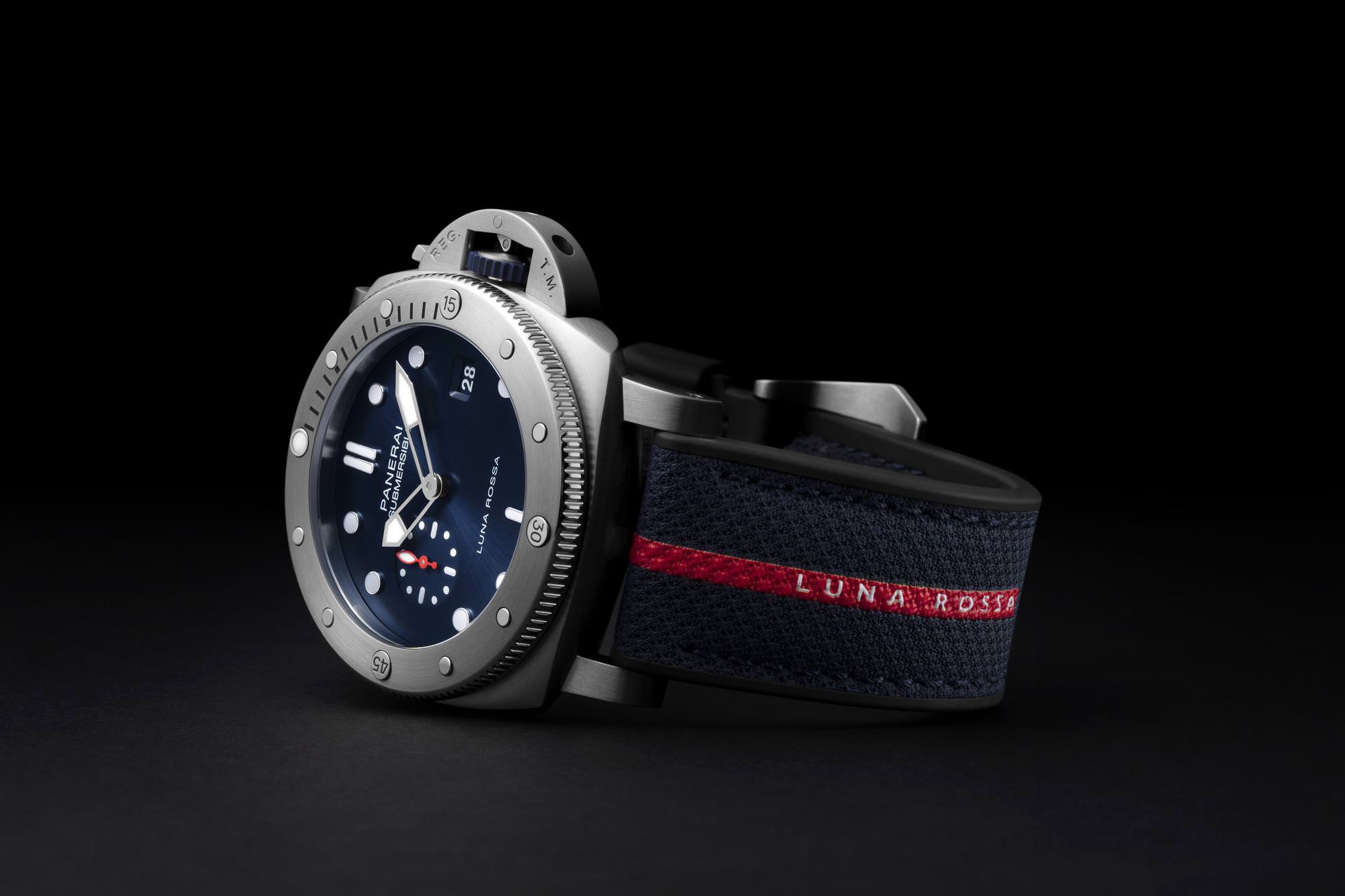 Panerai Submersible QuarantaQuattro Luna Rossa - View 2